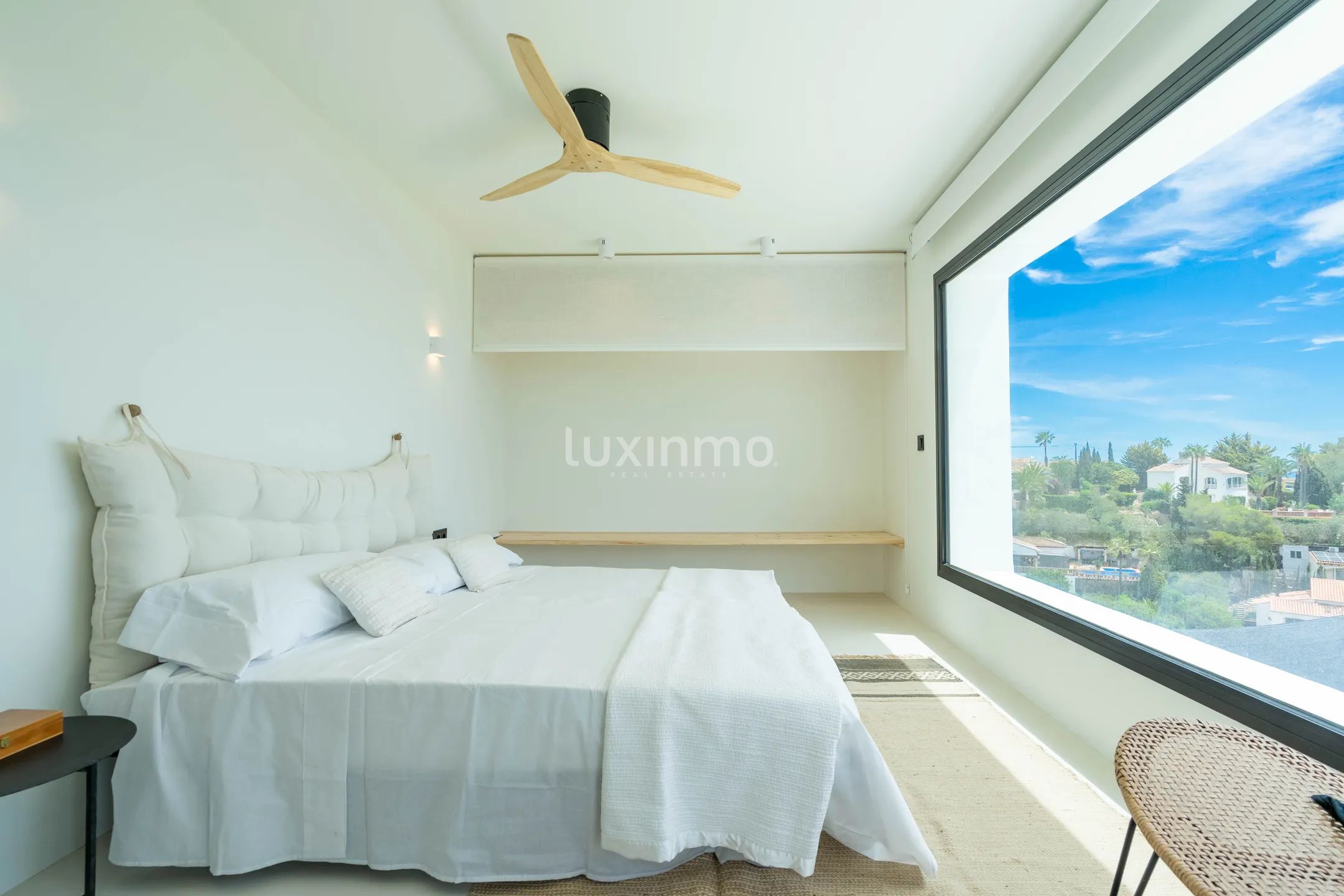Atemberaubende 4-Schlafzimmer-Villa im Ibiza-Stil mit Meerblick in Jávea — photo 18