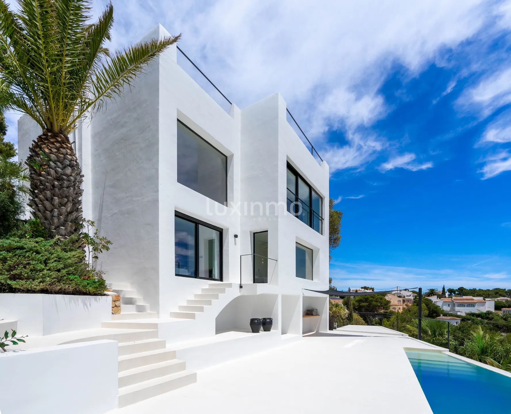 Atemberaubende 4-Schlafzimmer-Villa im Ibiza-Stil mit Meerblick in Jávea — photo 1