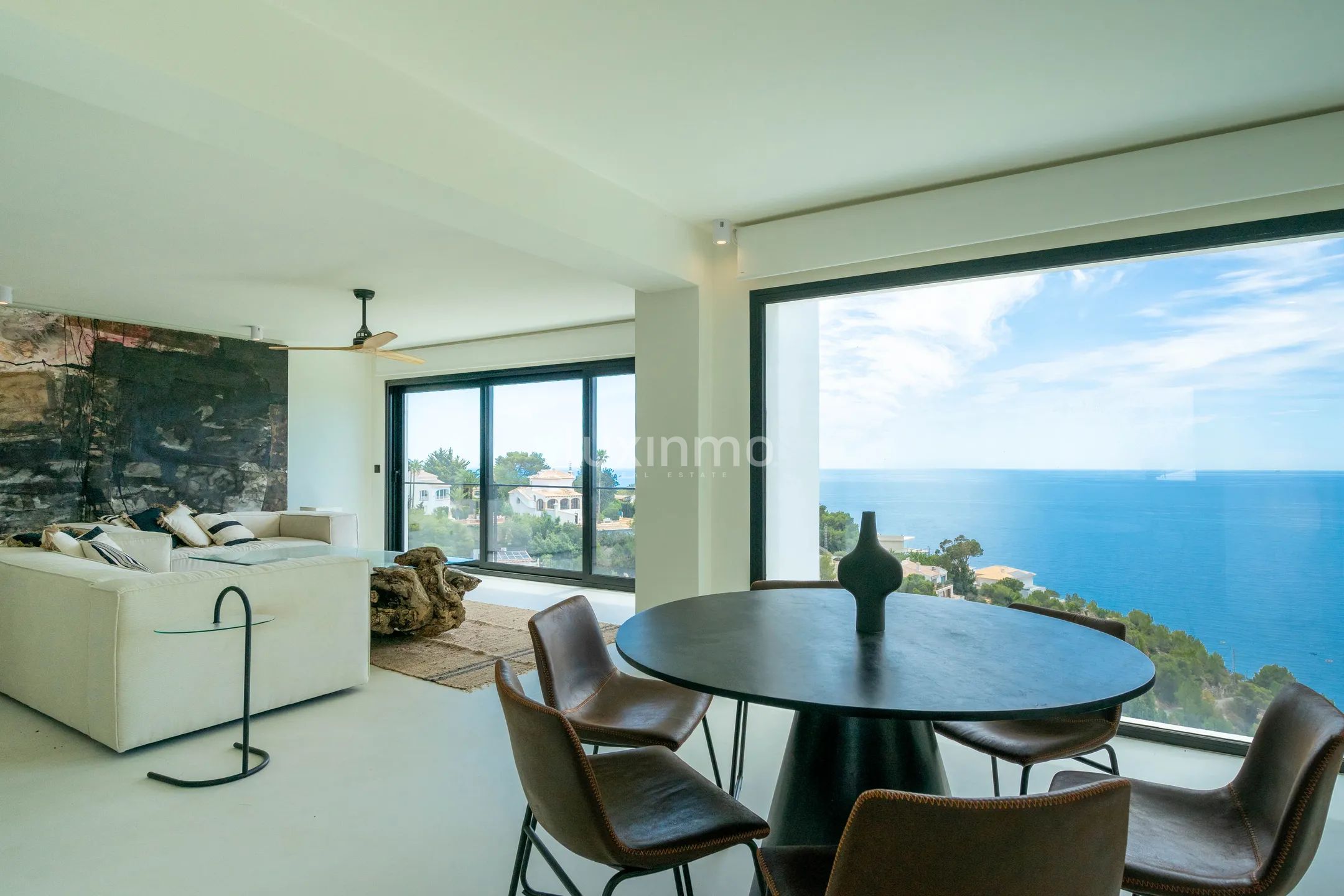 Atemberaubende 4-Schlafzimmer-Villa im Ibiza-Stil mit Meerblick in Jávea — photo 14