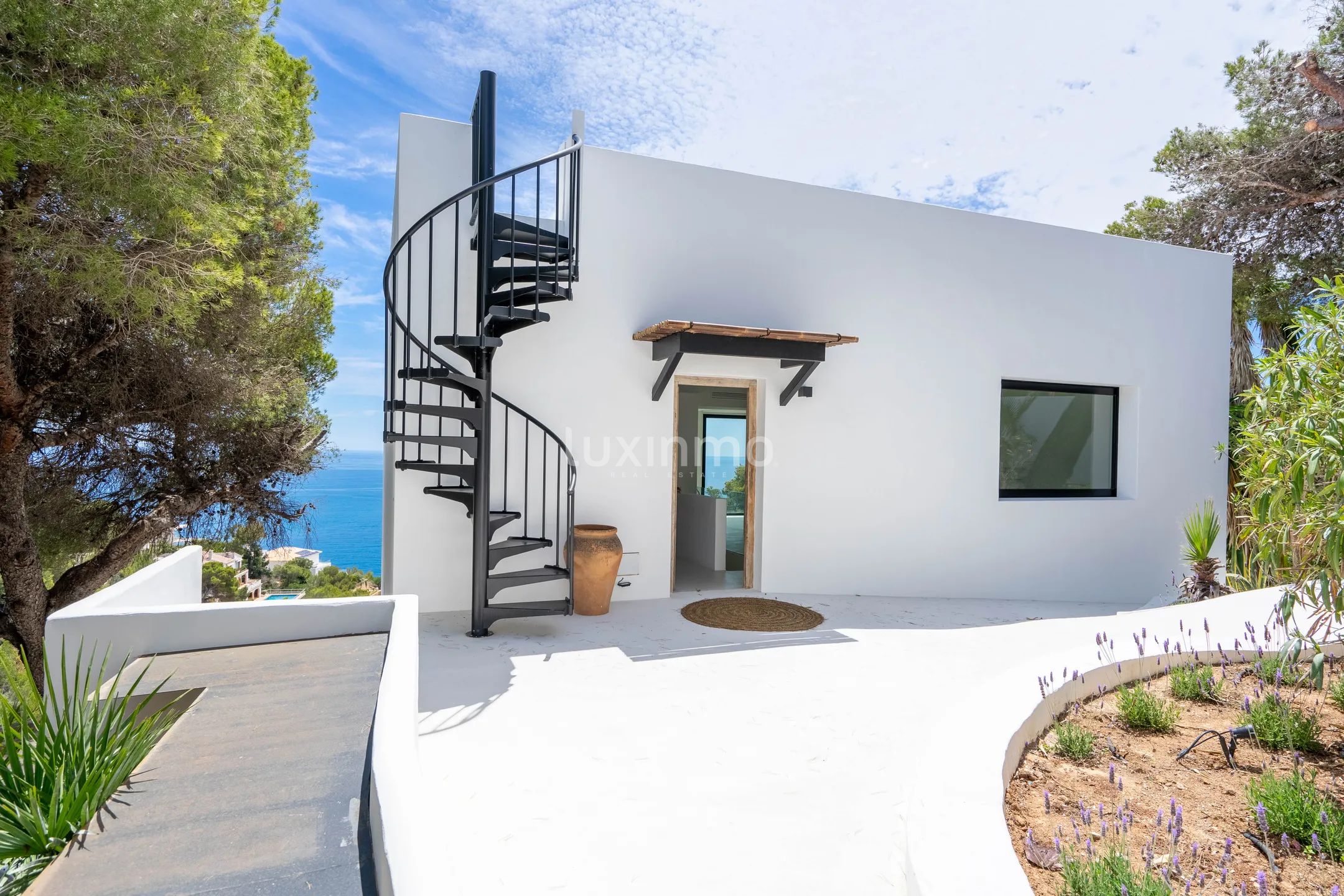 Atemberaubende 4-Schlafzimmer-Villa im Ibiza-Stil mit Meerblick in Jávea — photo 2