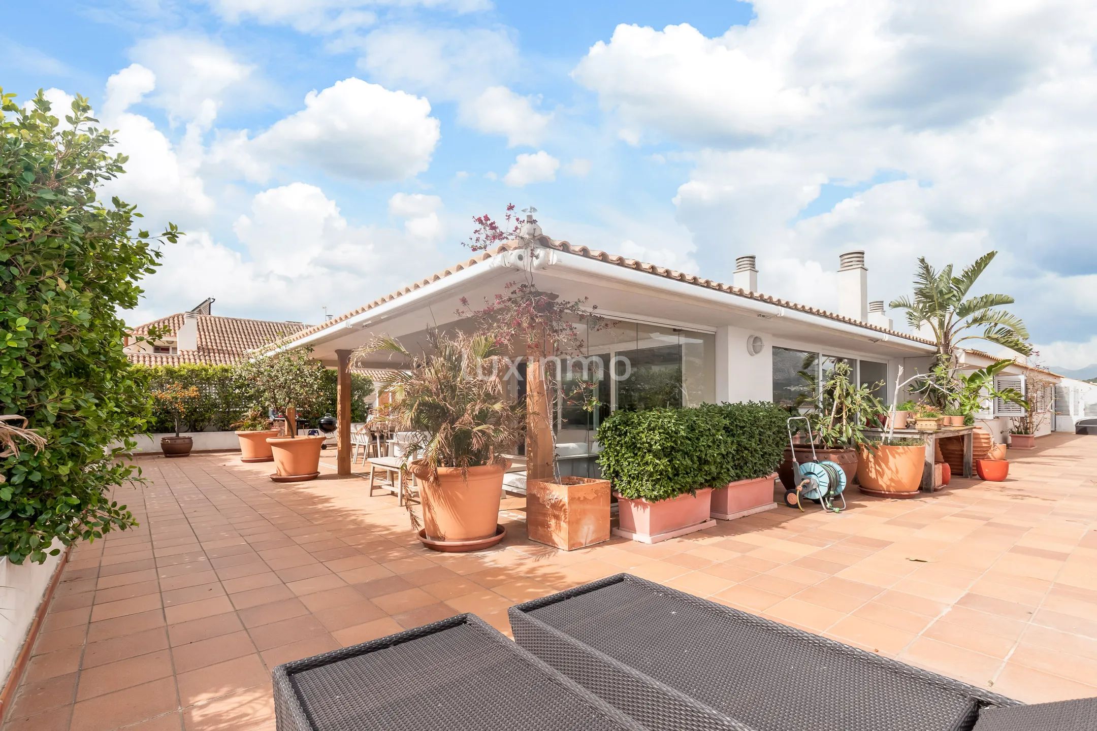 Wyjątkowy dwupoziomowy penthouse z 6 sypialniami i panoramicznym widokiem w Altea