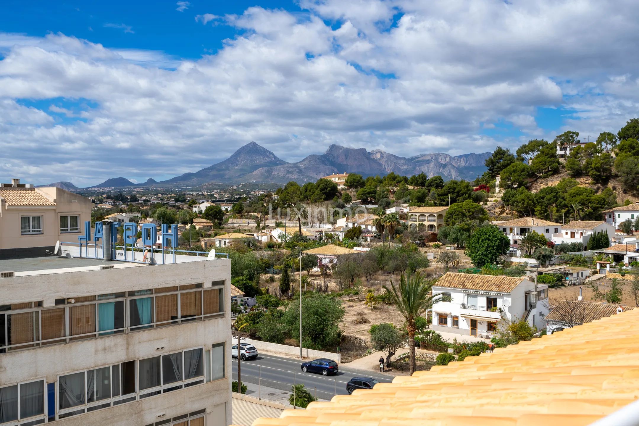 Duplex penthouse on the first line of the beach in Altea — photo 25