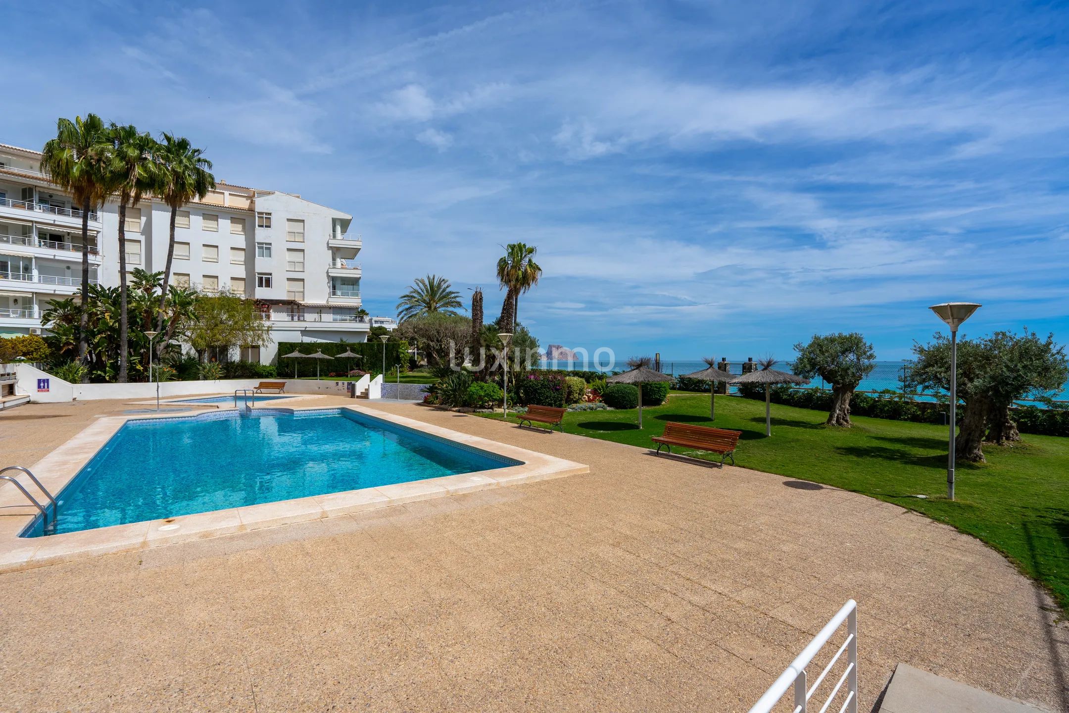 Duplex penthouse on the first line of the beach in Altea — photo 28