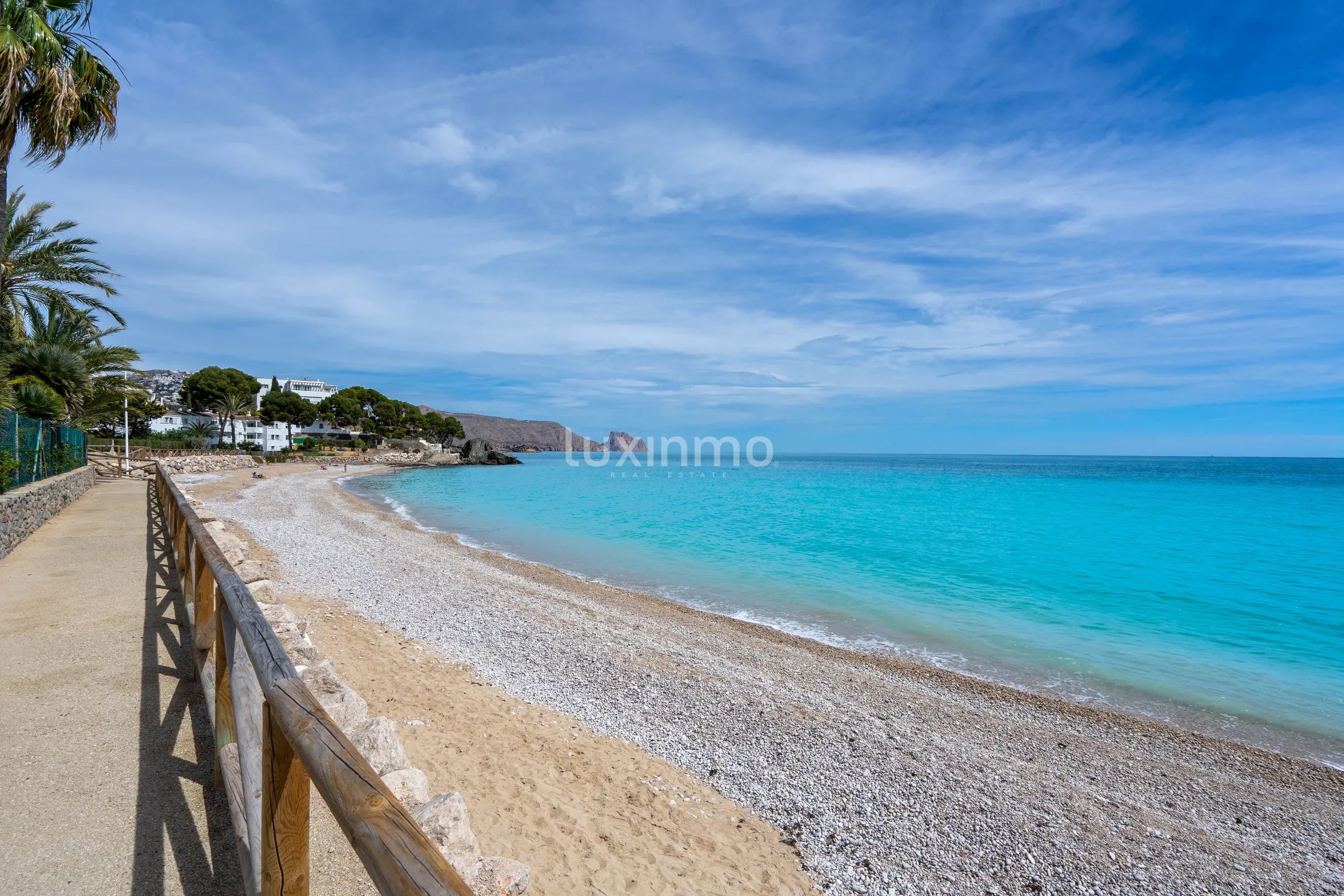 Duplex penthouse on the first line of the beach in Altea — photo 26