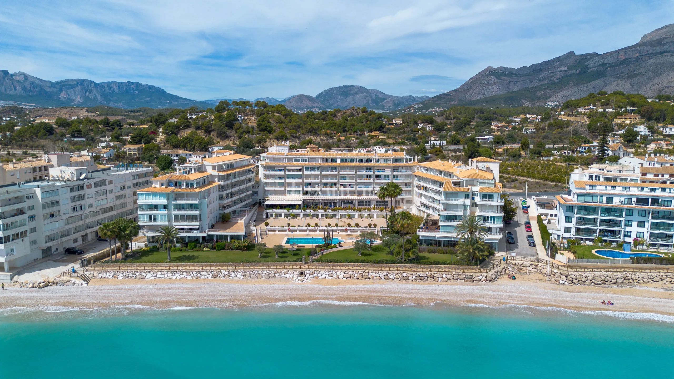 Duplex penthouse on the first line of the beach in Altea — photo 2