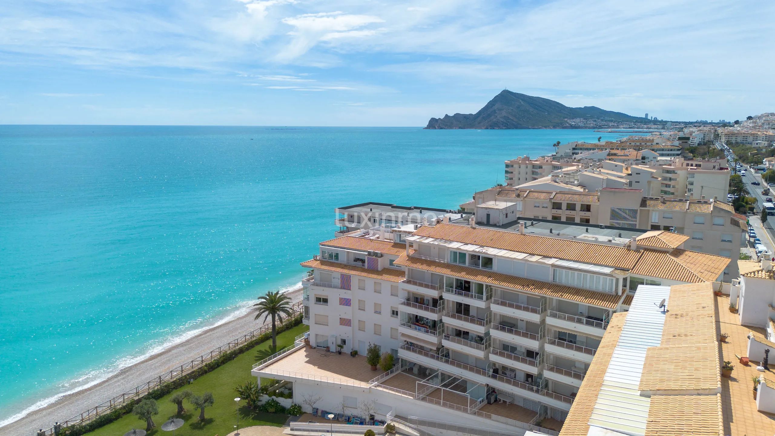 Duplex penthouse on the first line of the beach in Altea — photo 31