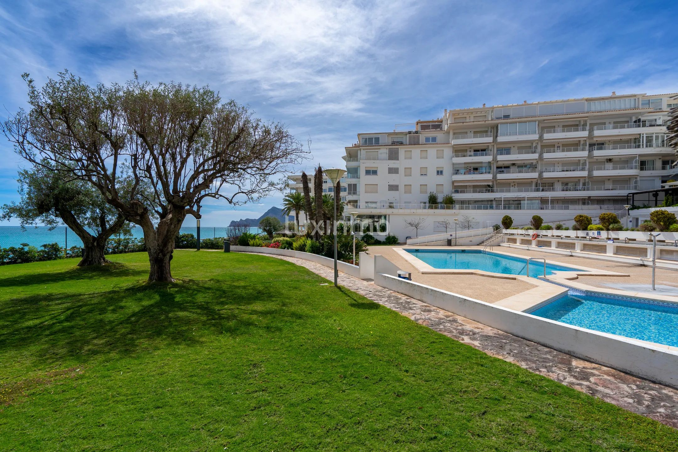 Duplex penthouse on the first line of the beach in Altea — photo 3
