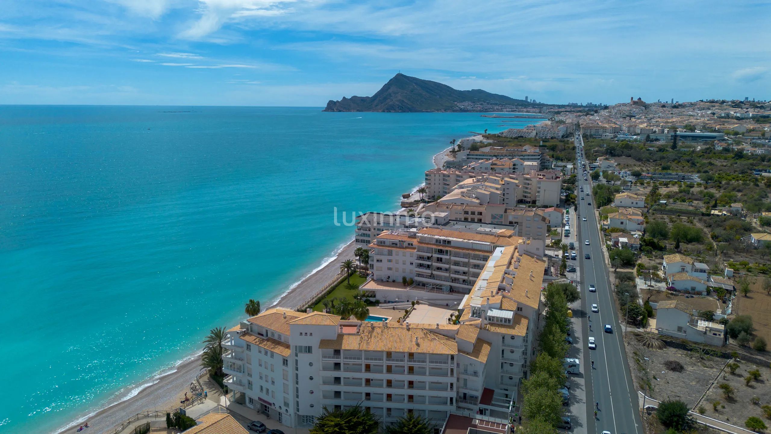 Duplex penthouse on the first line of the beach in Altea — photo 29