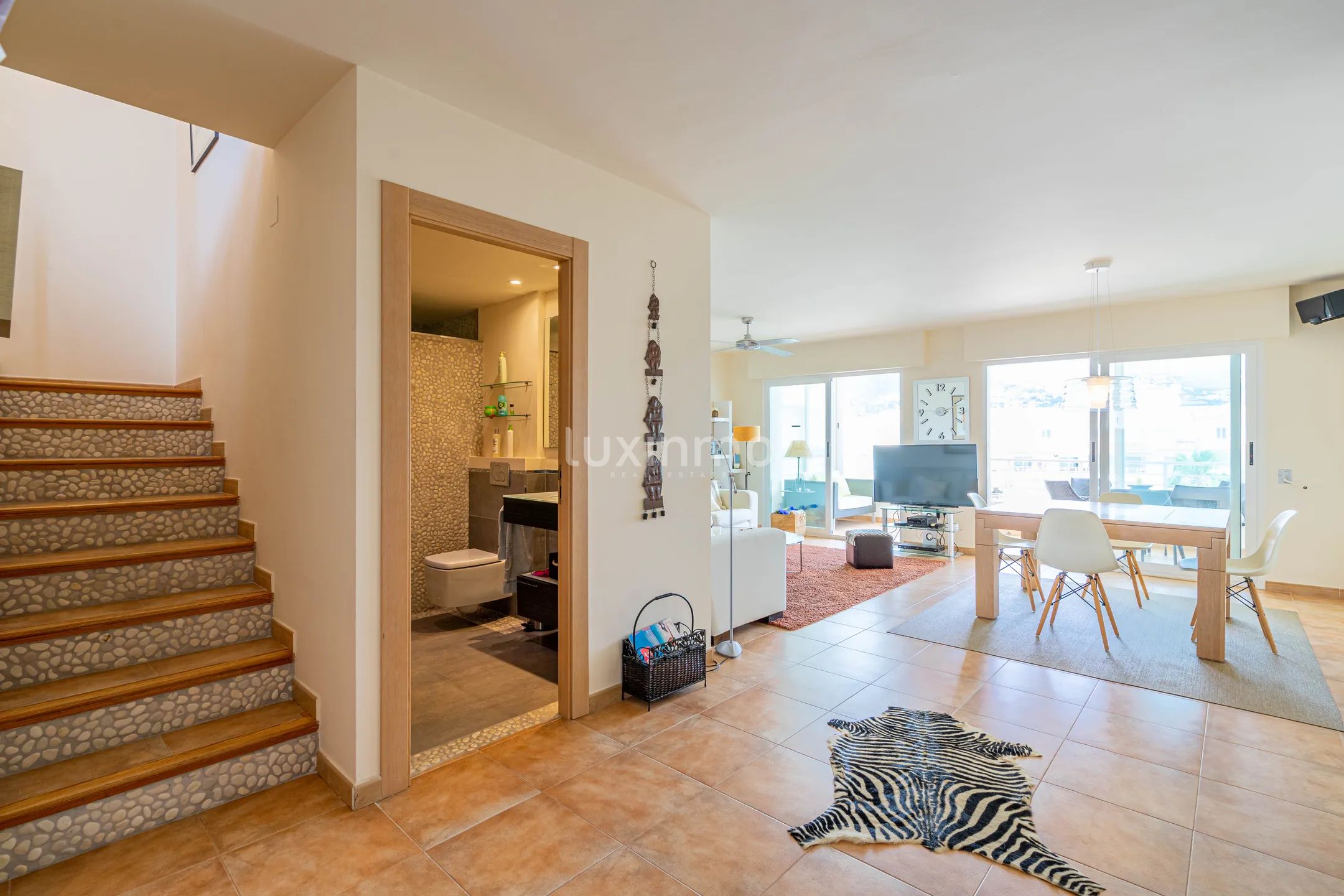 Duplex penthouse on the first line of the beach in Altea — photo 14