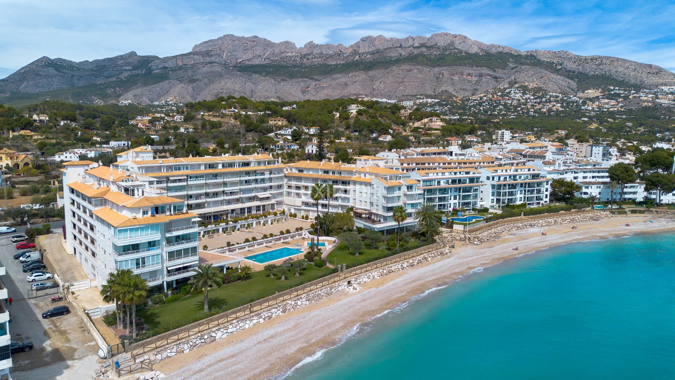 Duplex penthouse on the first line of the beach in Altea — photo 33