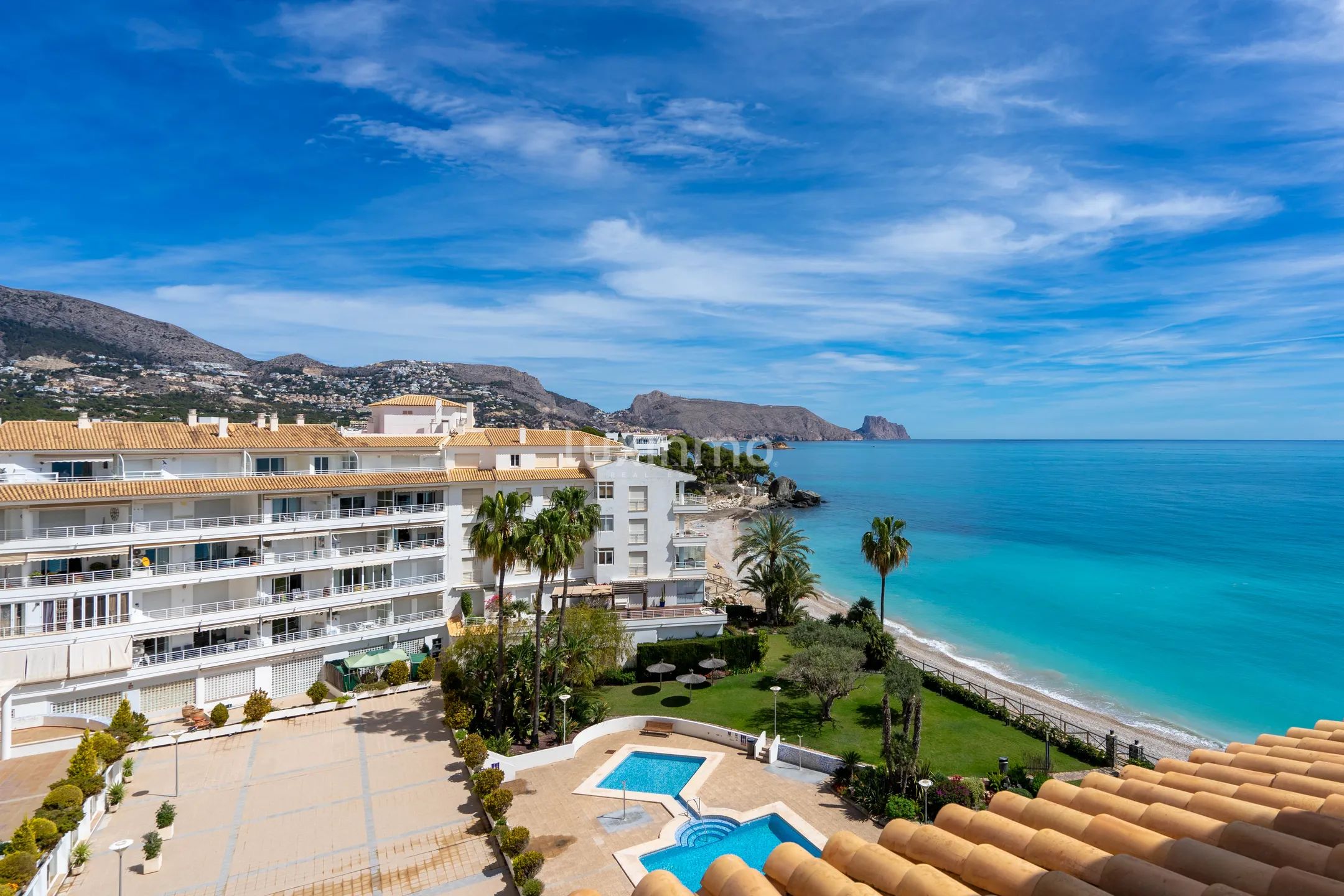 Duplex penthouse on the first line of the beach in Altea — photo 5