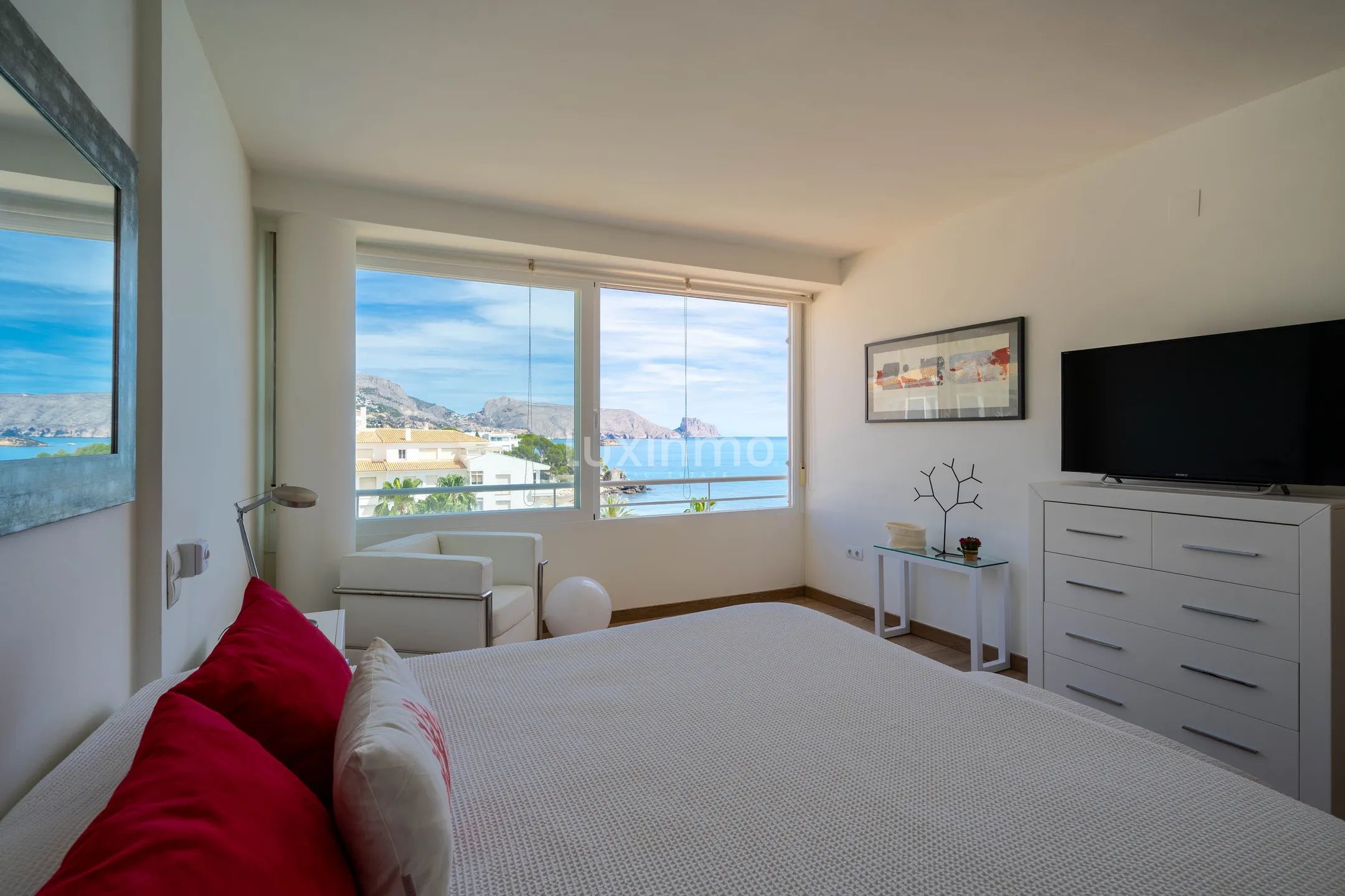 Duplex penthouse on the first line of the beach in Altea — photo 17