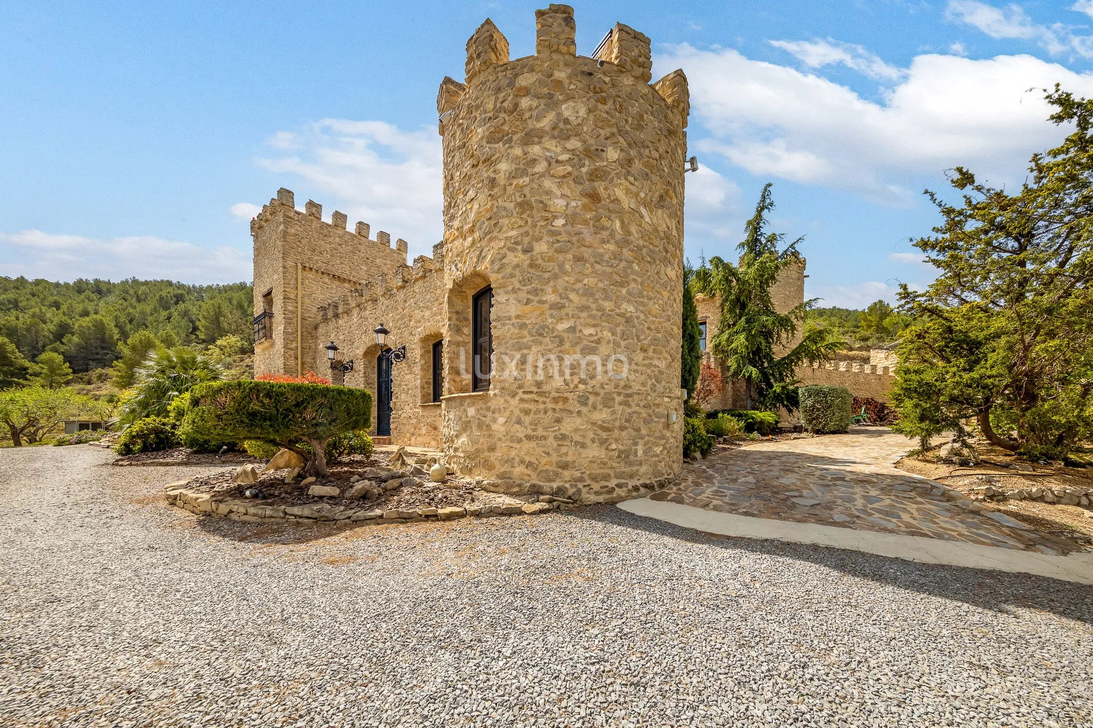 Renovated castle for sale in Relleu with super mountain views — photo 2
