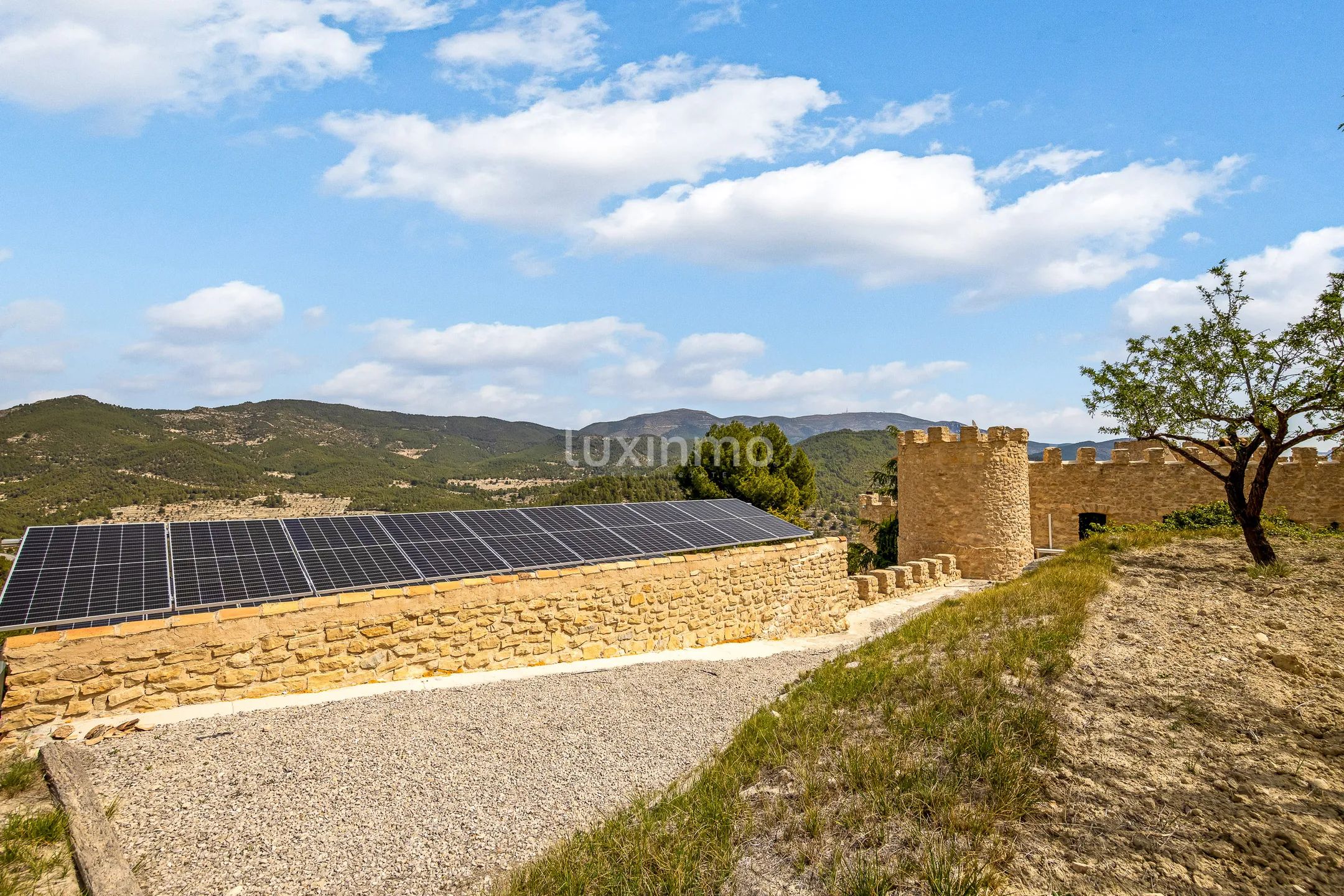 Renovated castle for sale in Relleu with super mountain views — photo 13