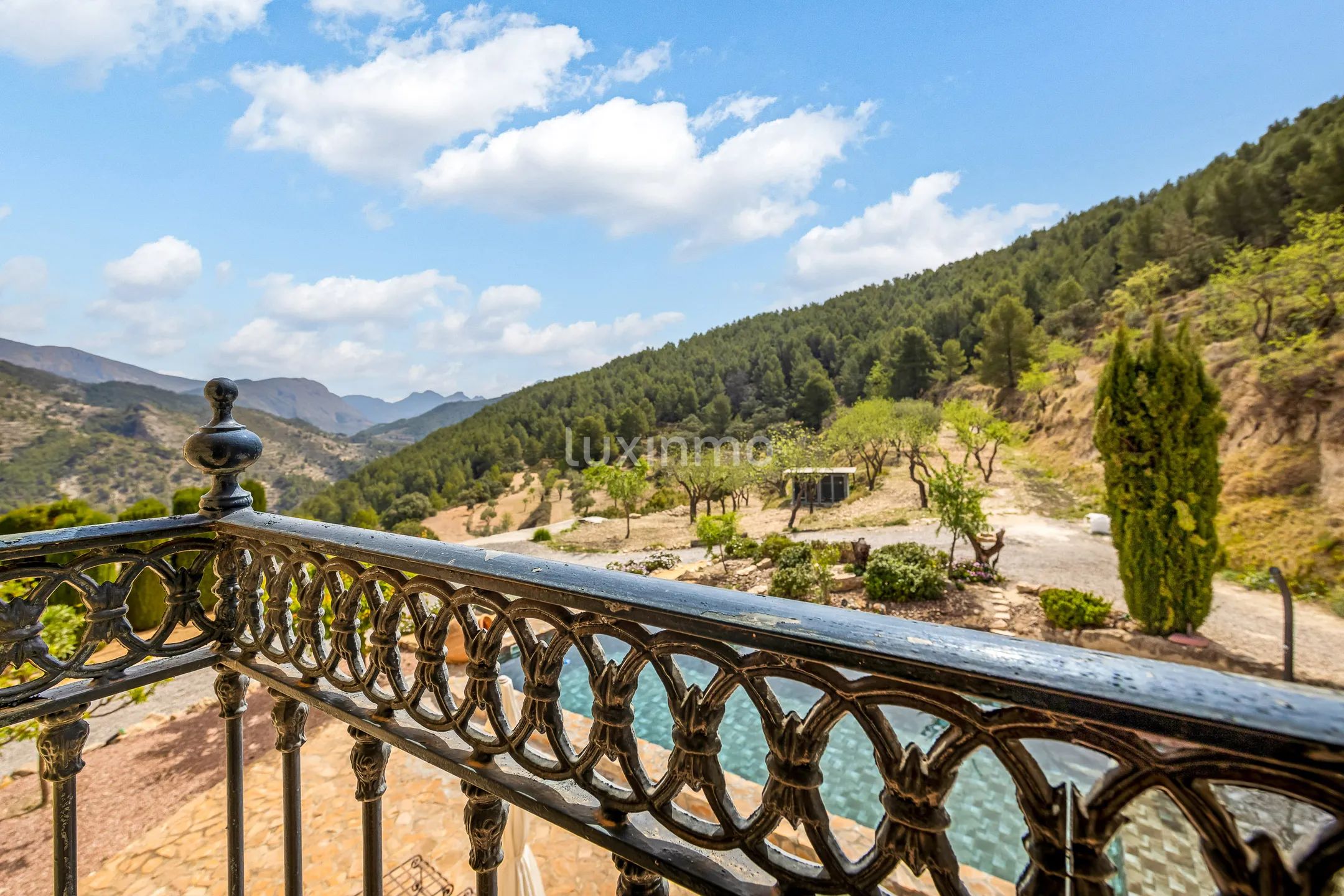 Renovated castle for sale in Relleu with super mountain views — photo 14