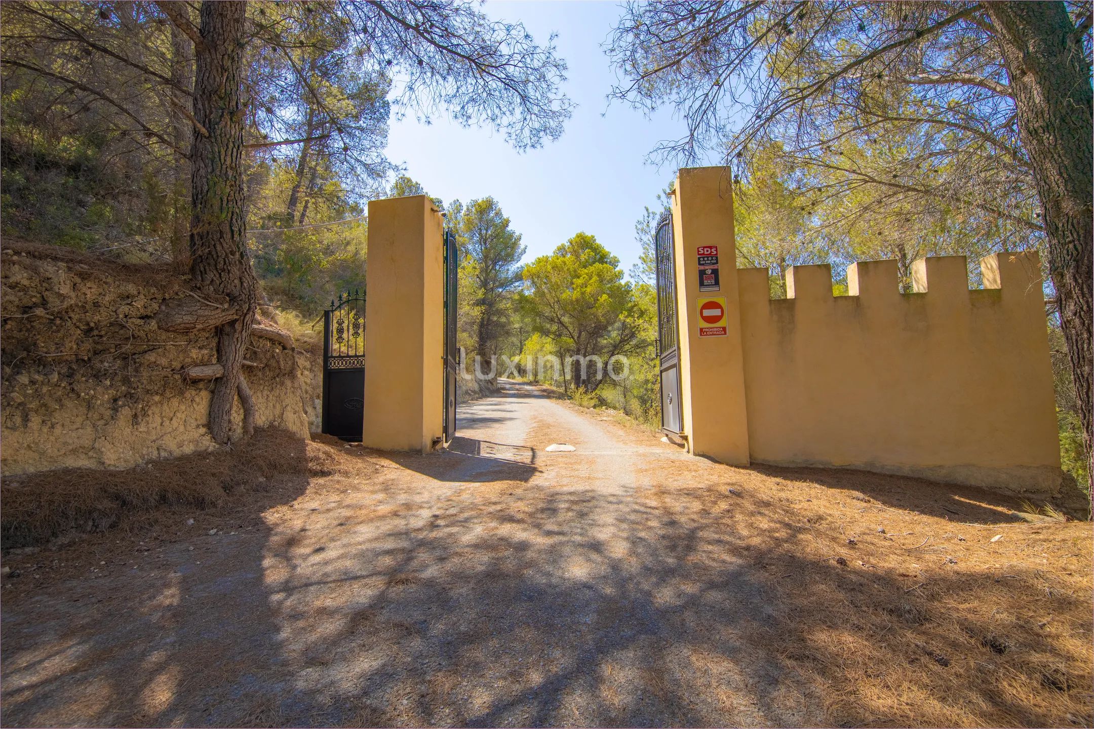 Renovated castle for sale in Relleu with super mountain views — photo 39