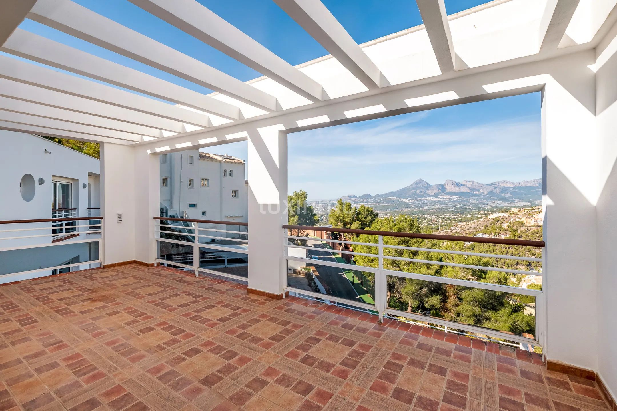 Herausragendes modernes Einfamilienhaus in Altea Hills mit atemberaubender Aussicht — photo 22