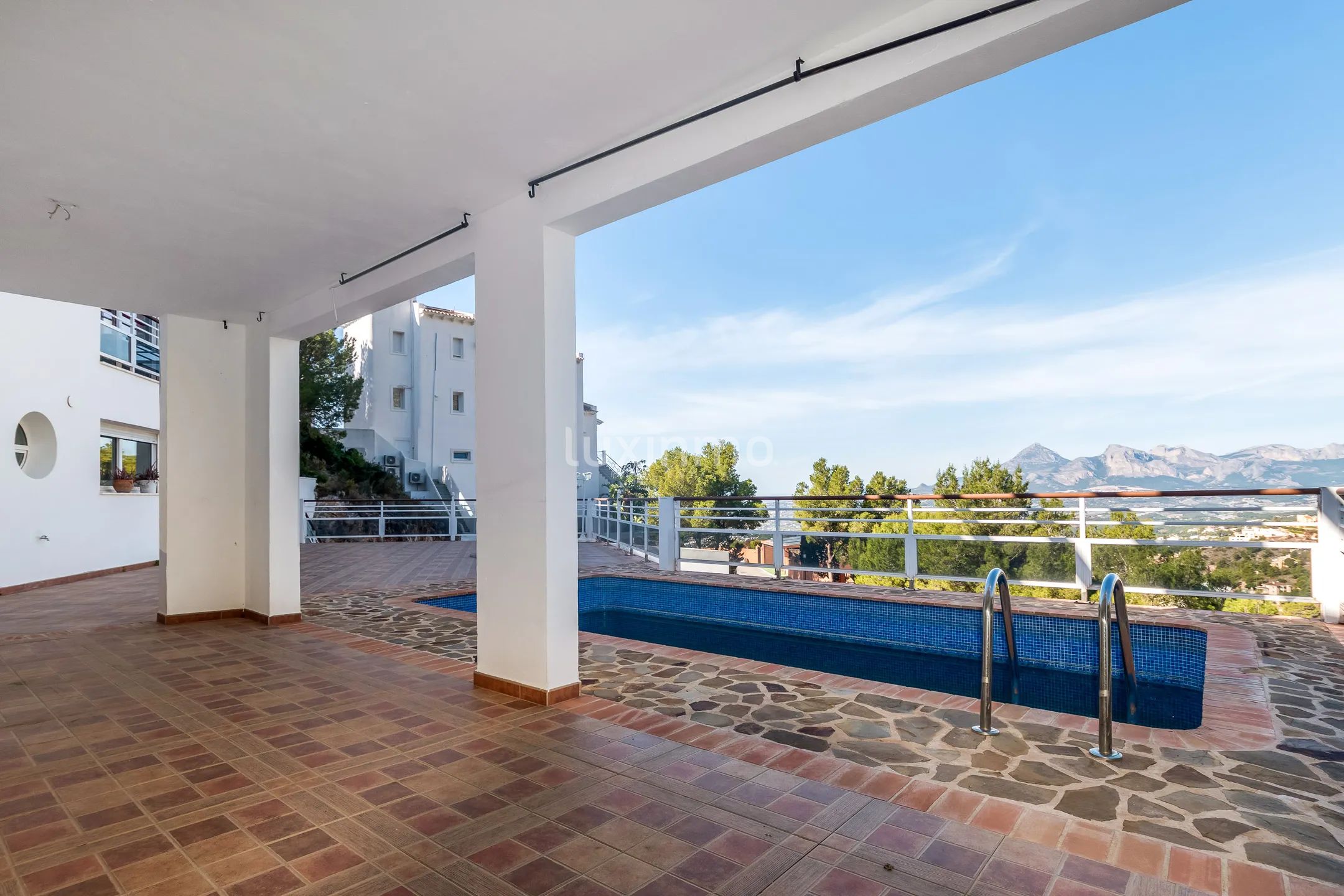 Herausragendes modernes Einfamilienhaus in Altea Hills mit atemberaubender Aussicht — photo 23