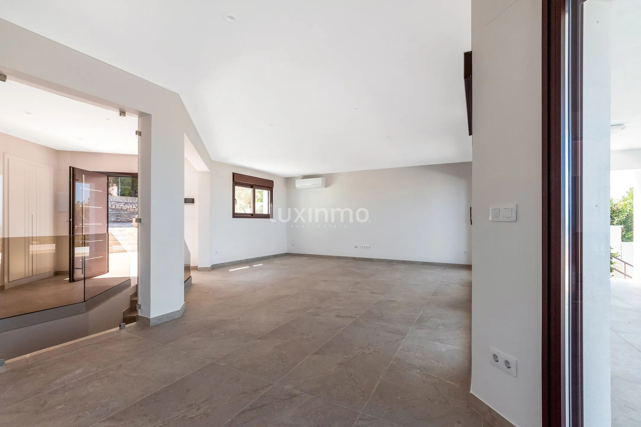 Luxury modern villa with stunning views in El Montgó, Dénia — photo 6