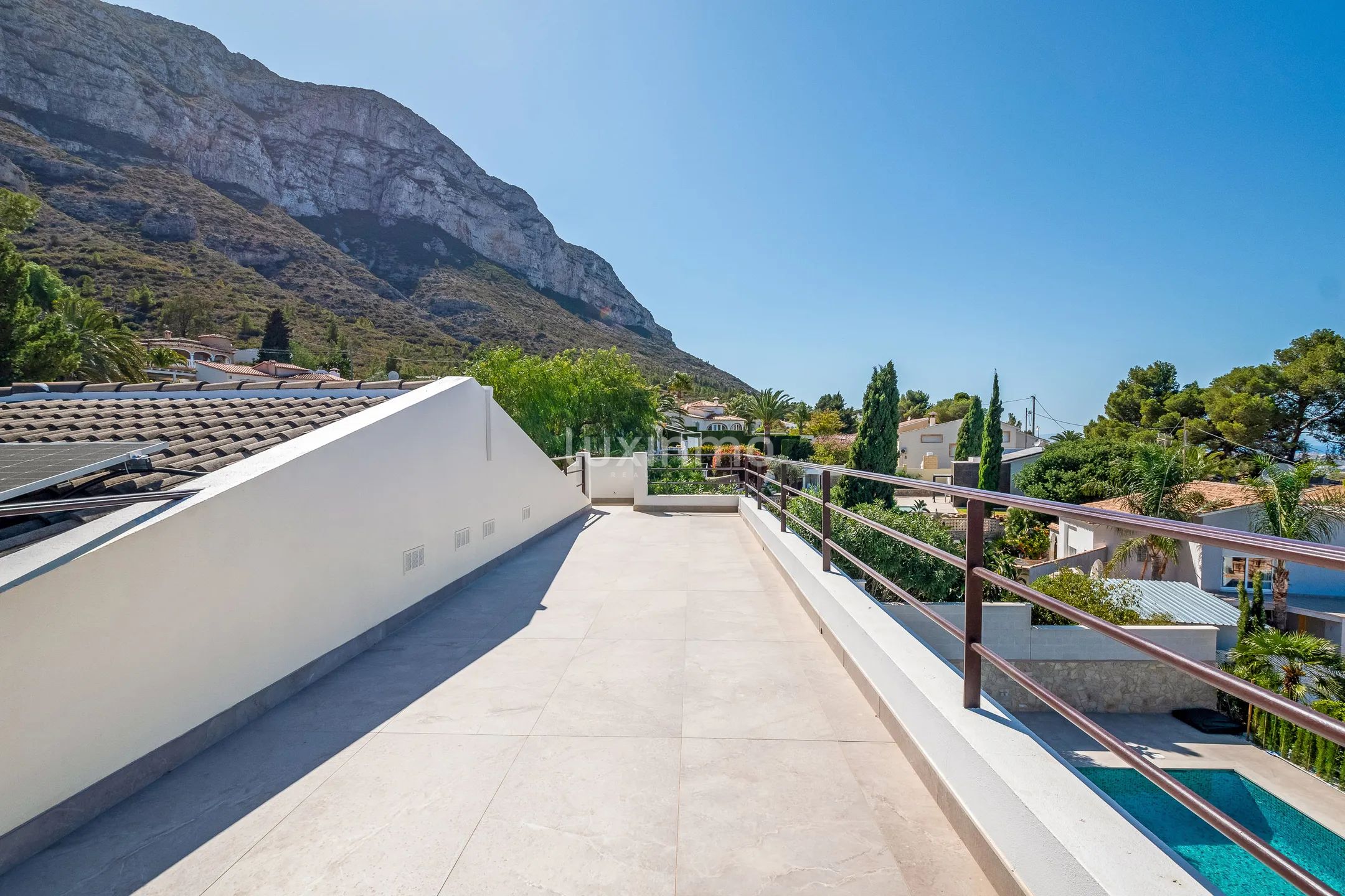Luxuriöse moderne villa mit atemberaubendem blick in El Montgó, Dénia — photo 23