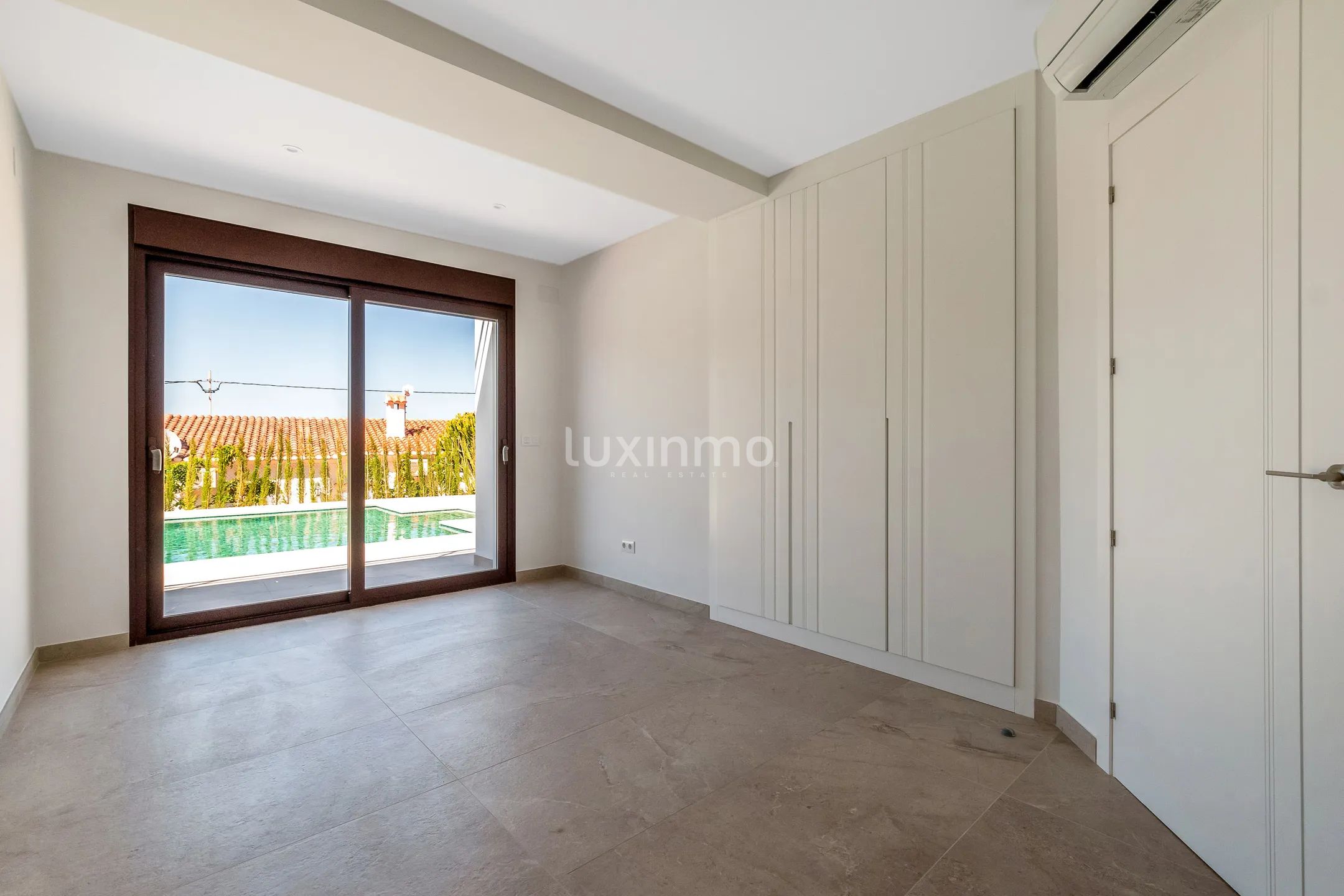 Luxury modern villa with stunning views in El Montgó, Dénia — photo 14