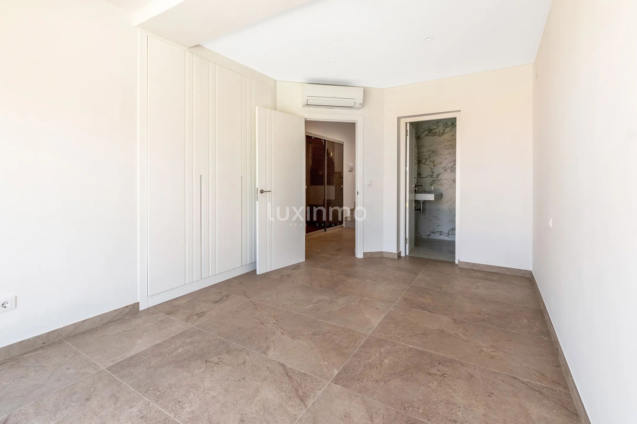 Luxuriöse moderne villa mit atemberaubendem blick in El Montgó, Dénia — photo 12