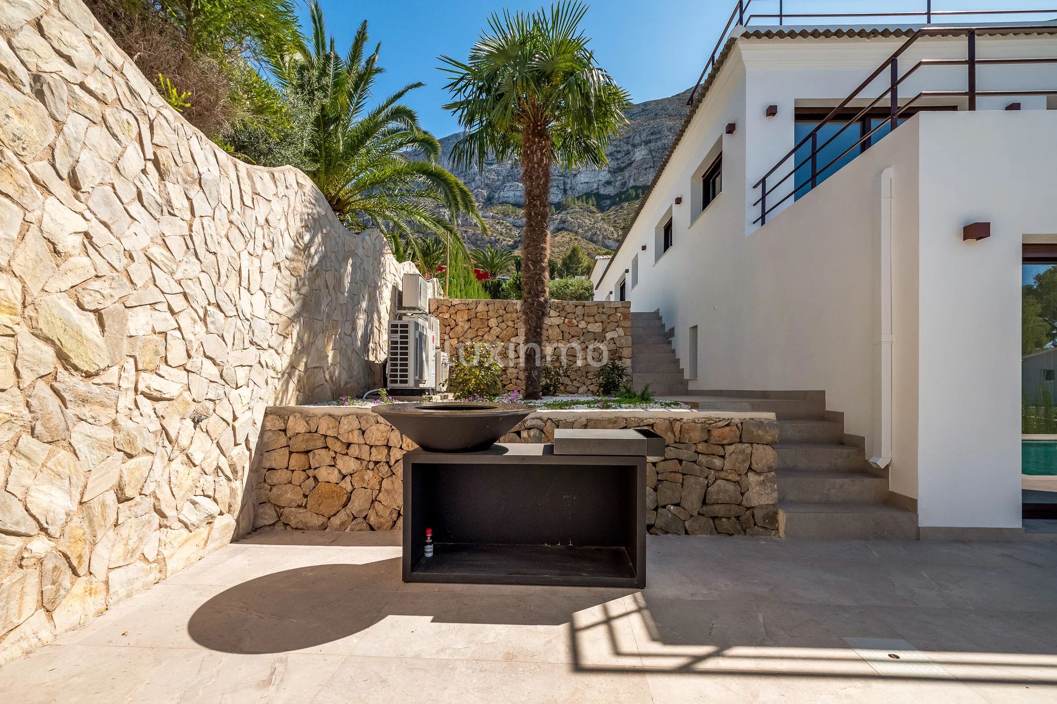 Luxury modern villa with stunning views in El Montgó, Dénia — photo 25