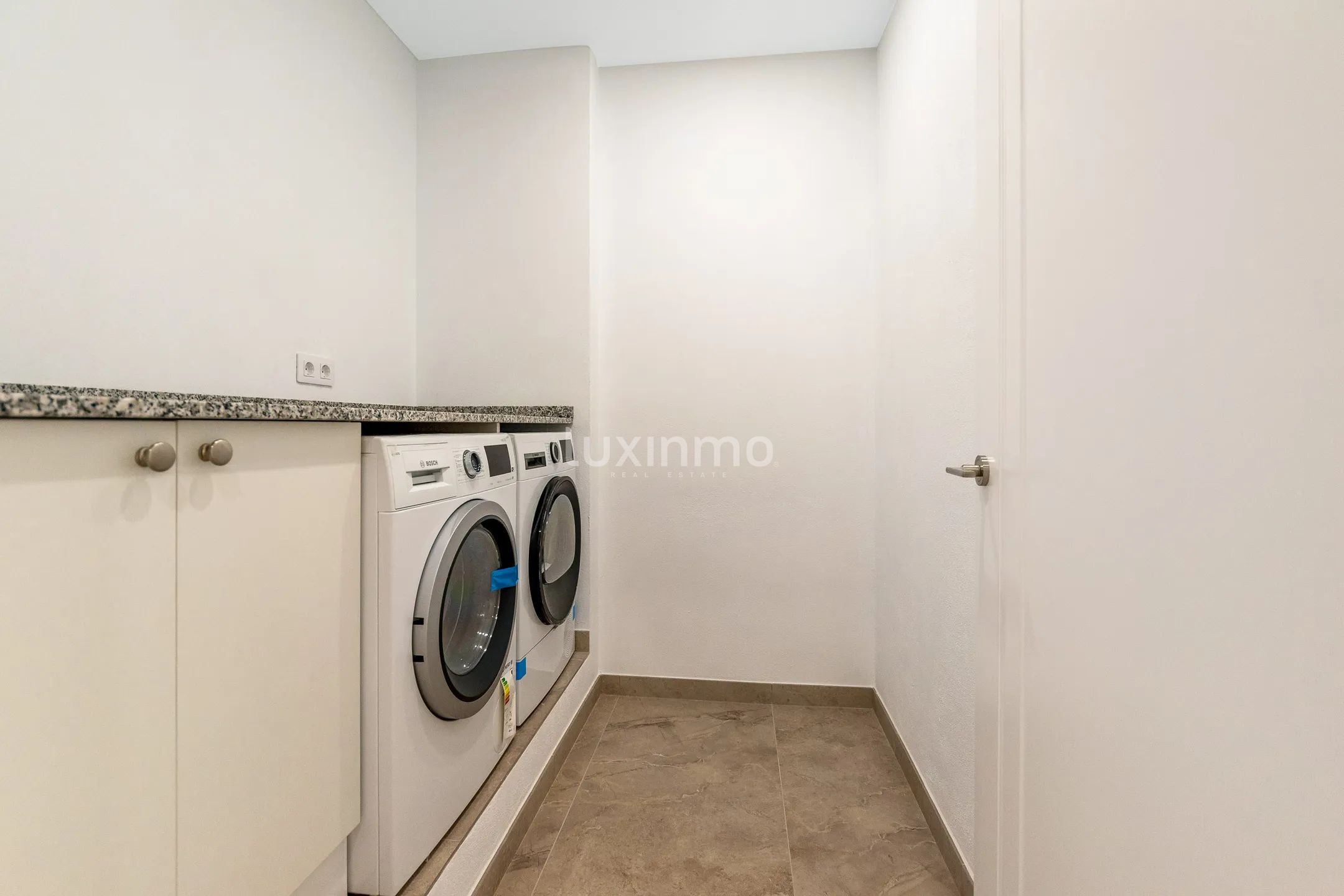 Luxuriöse moderne villa mit atemberaubendem blick in El Montgó, Dénia — photo 19