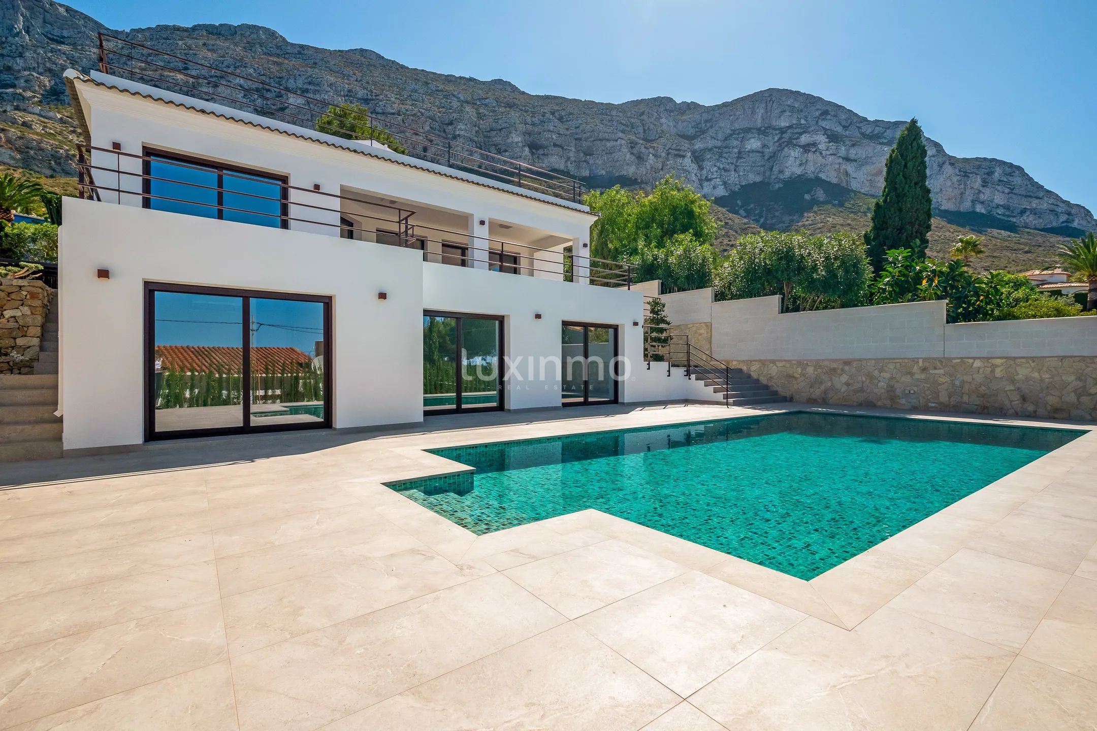 Luxury modern villa with stunning views in El Montgó, Dénia — photo 2