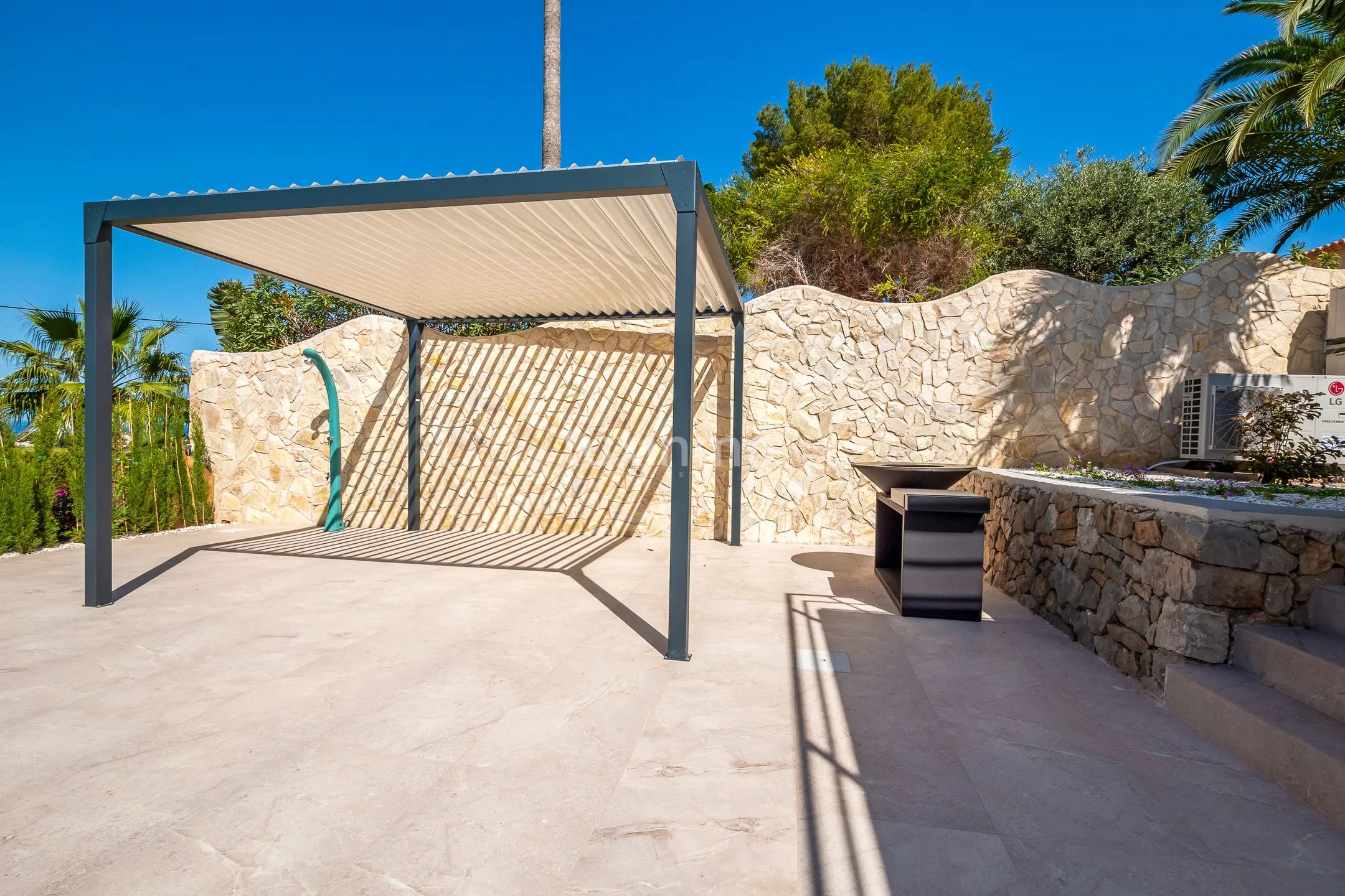 Luxury modern villa with stunning views in El Montgó, Dénia — photo 26