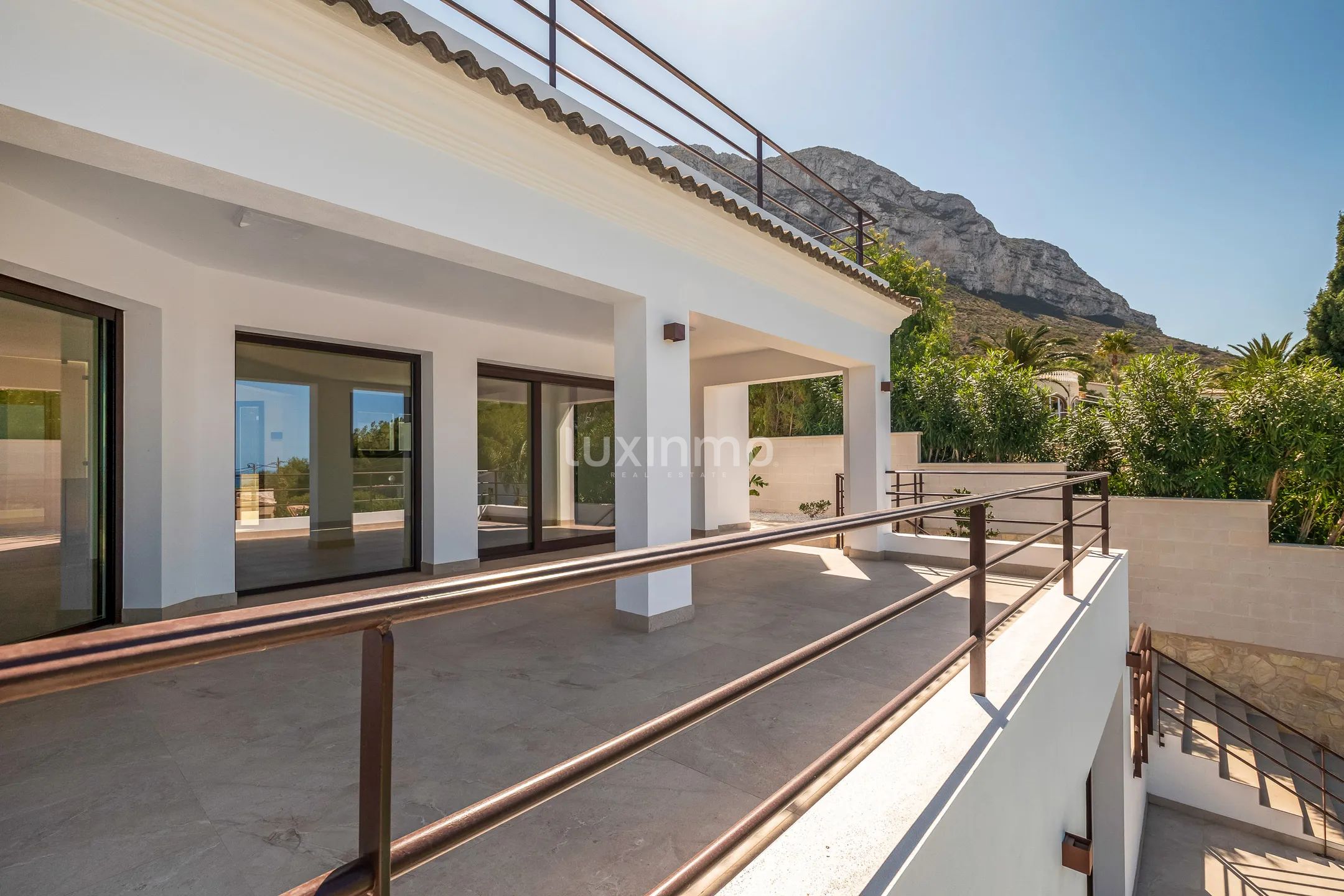 Luxuriöse moderne villa mit atemberaubendem blick in El Montgó, Dénia — photo 21