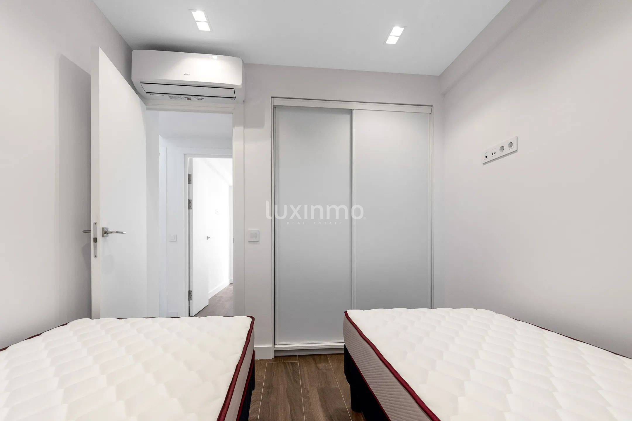 Stunning 3-Bedroom Flat with Sea & Mountain Views in Playa de Levante, Benidorm — photo 17