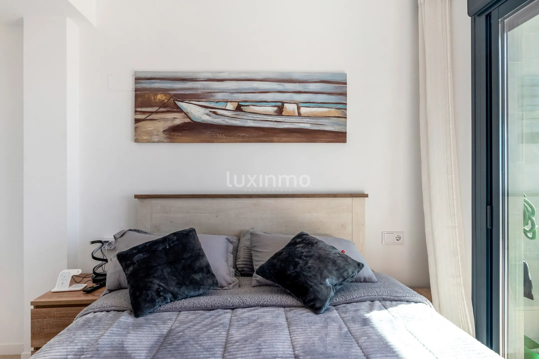 Oszałamiający nowoczesny penthouse z licencją turystyczną i widokiem na morze — photo 10