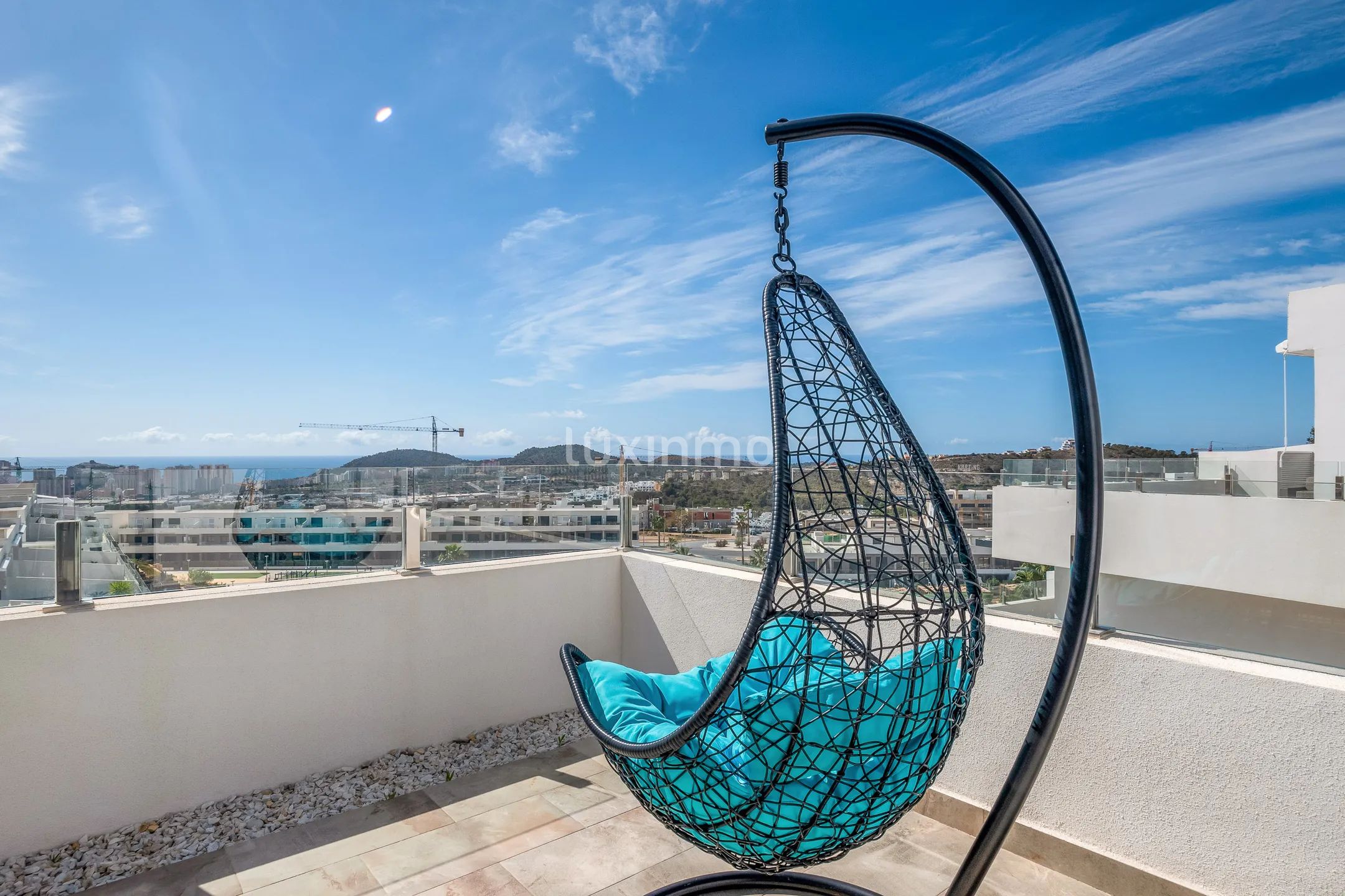 Oszałamiający nowoczesny penthouse z licencją turystyczną i widokiem na morze — photo 17
