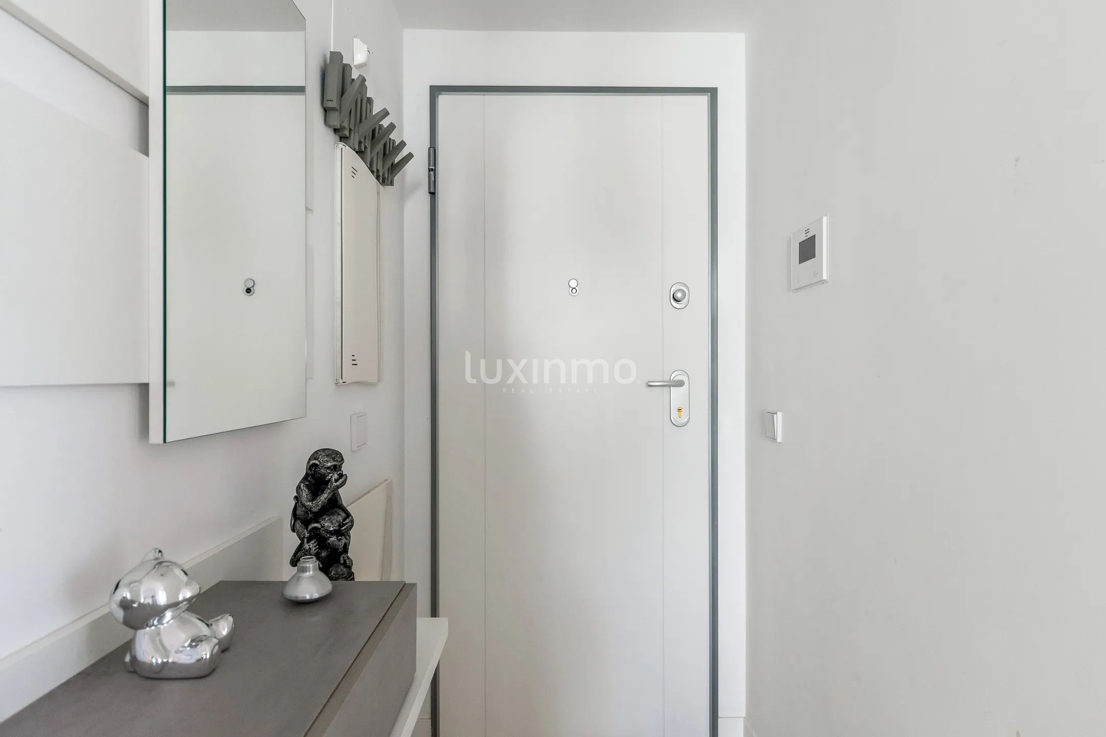 Oszałamiający nowoczesny penthouse z licencją turystyczną i widokiem na morze — photo 20