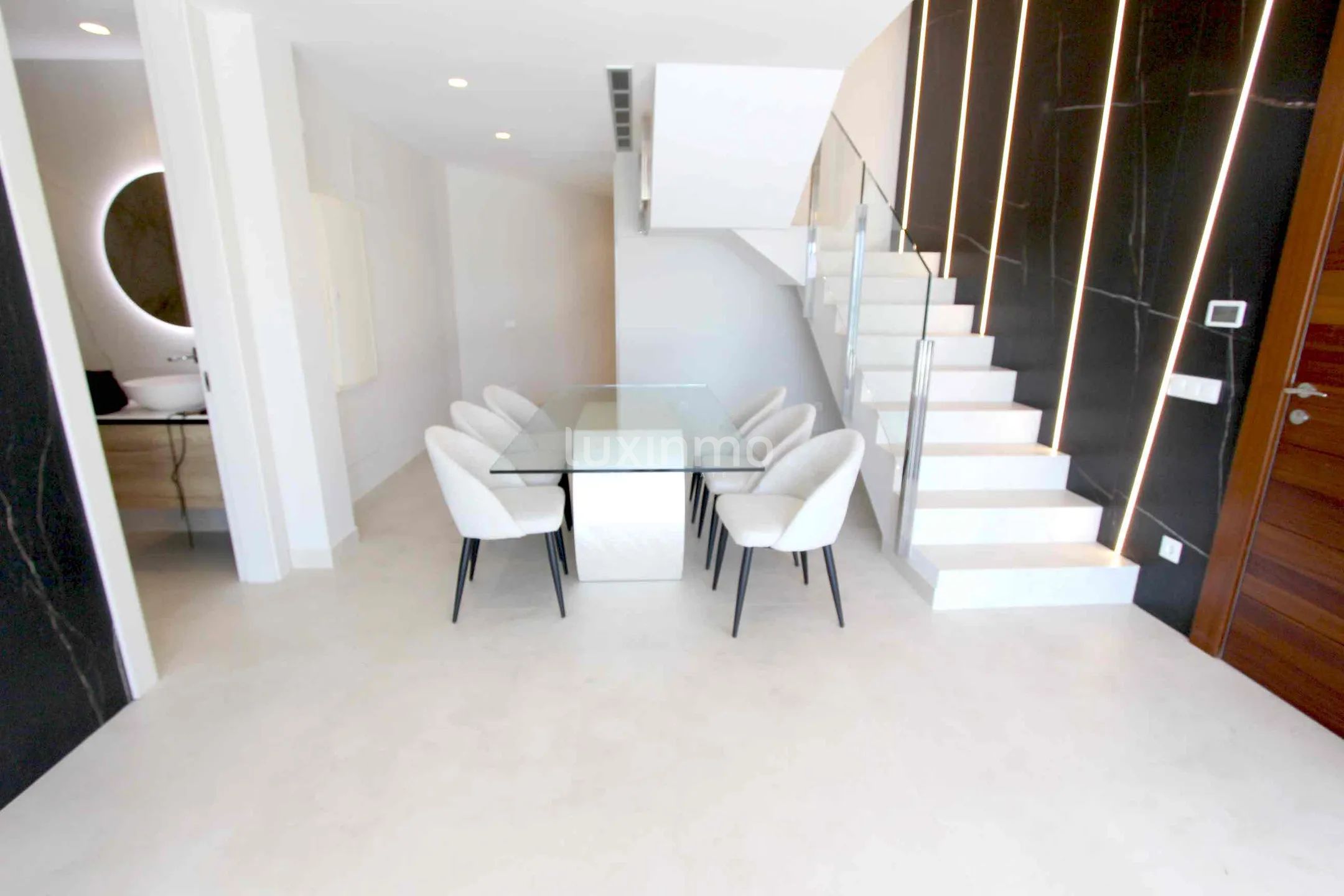 Espectacular ático dúplex en primera línea de playa en Benidorm — photo 15