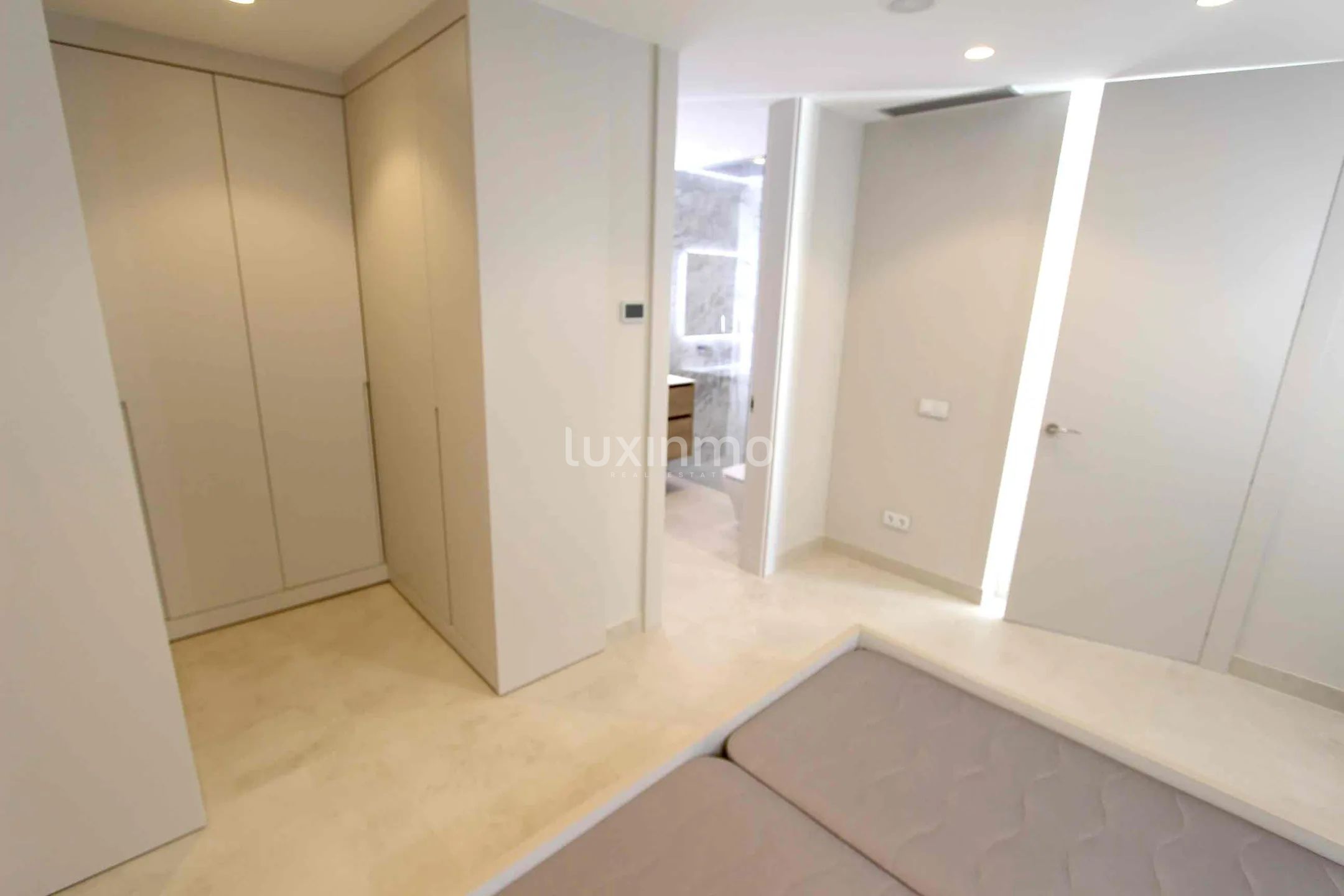 Espectacular ático dúplex en primera línea de playa en Benidorm — photo 12