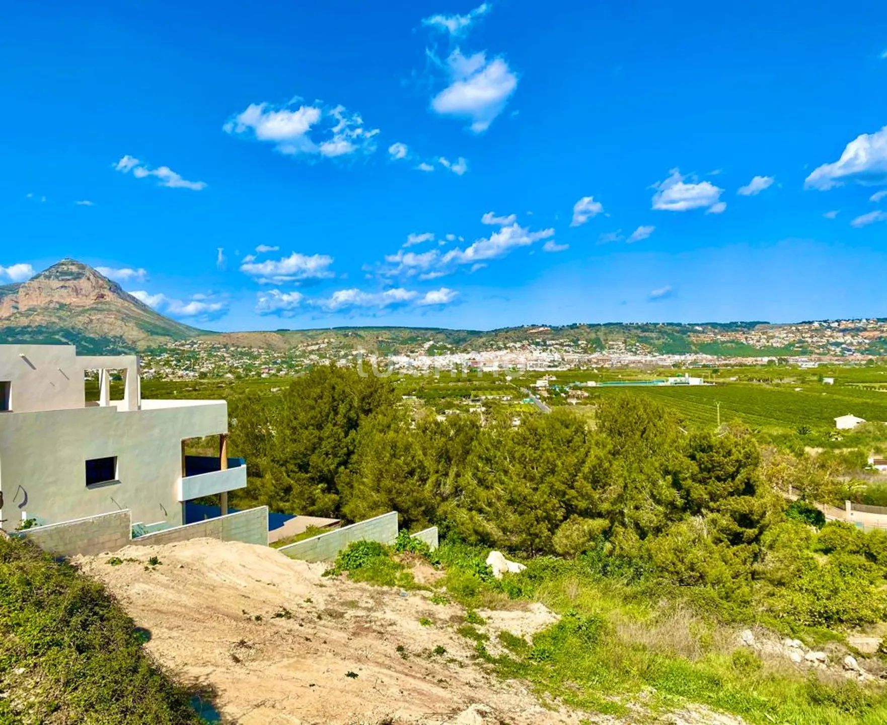 Plot in privileged area with mountain and sea views — photo 1