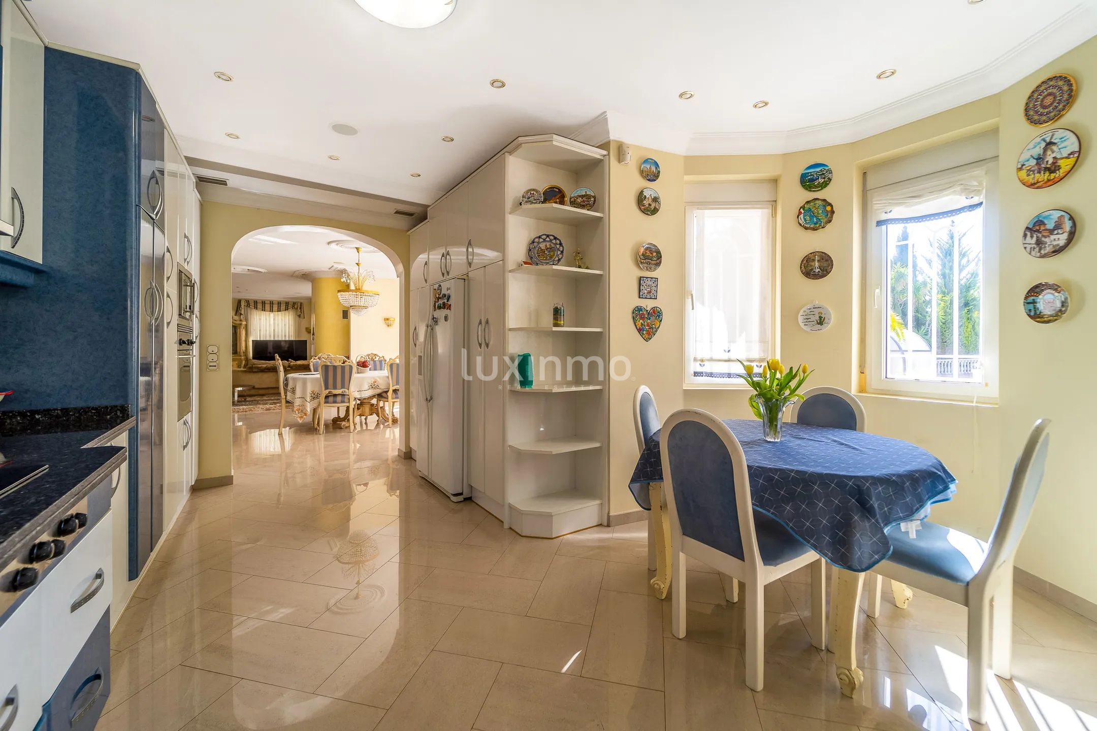 House with lots of privacy in colonial style in Campello — photo 13
