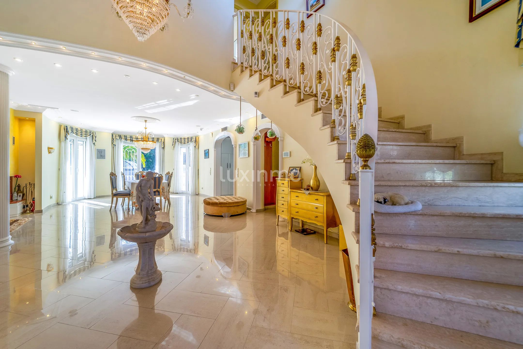 House with lots of privacy in colonial style in Campello — photo 5