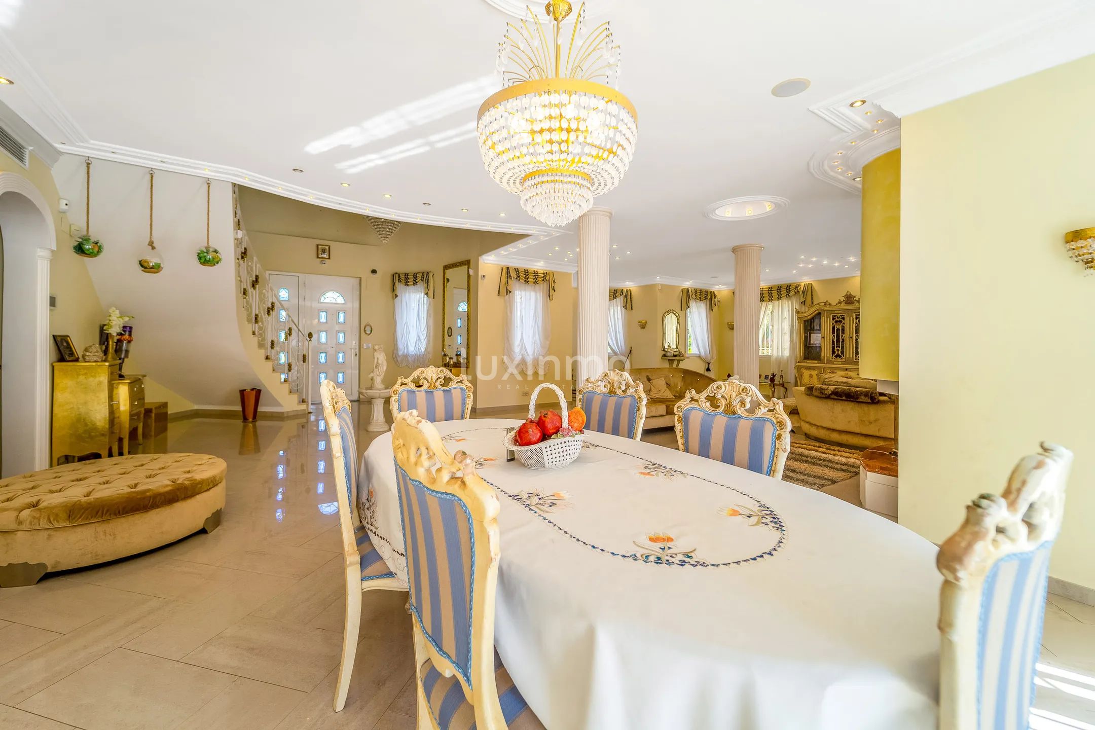 House with lots of privacy in colonial style in Campello — photo 6