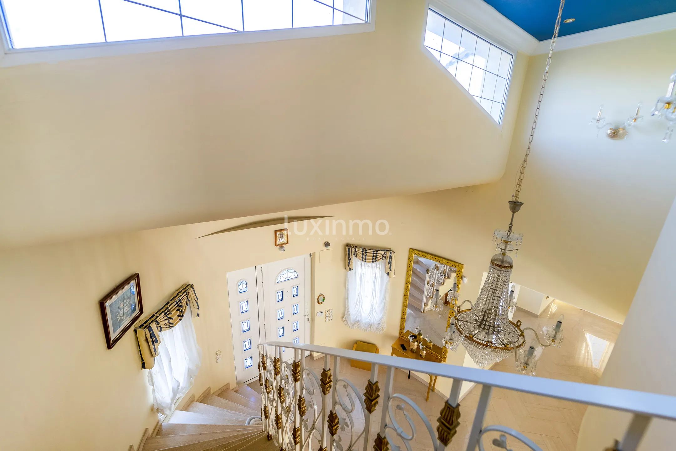 House with lots of privacy in colonial style in Campello — photo 19