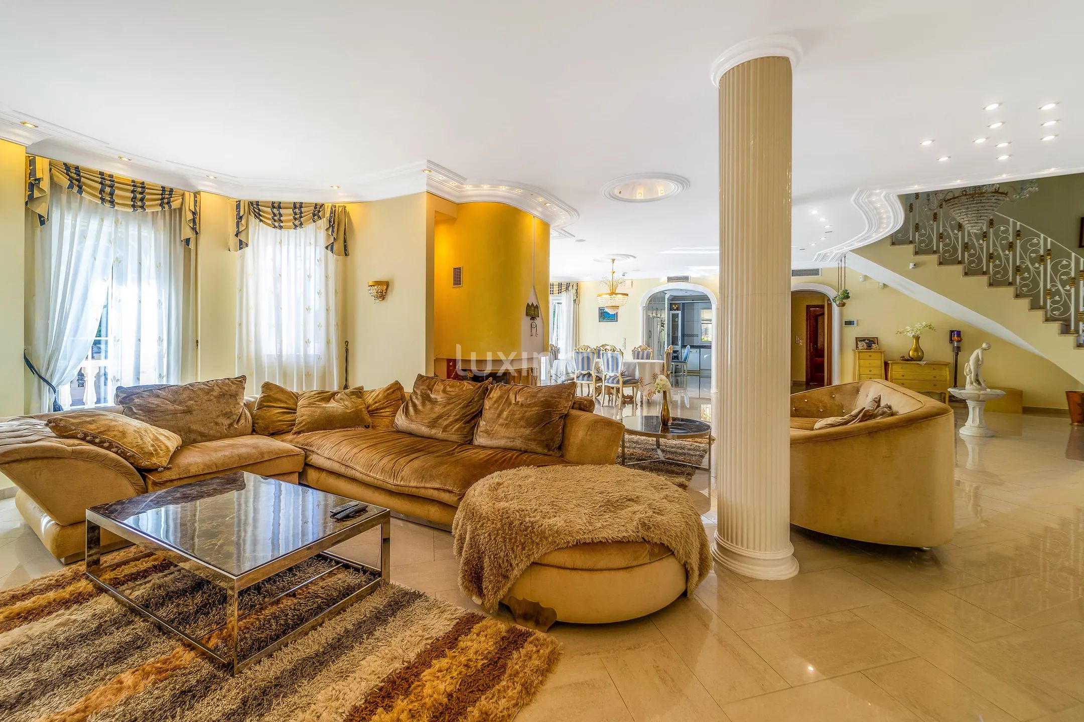 House with lots of privacy in colonial style in Campello — photo 7
