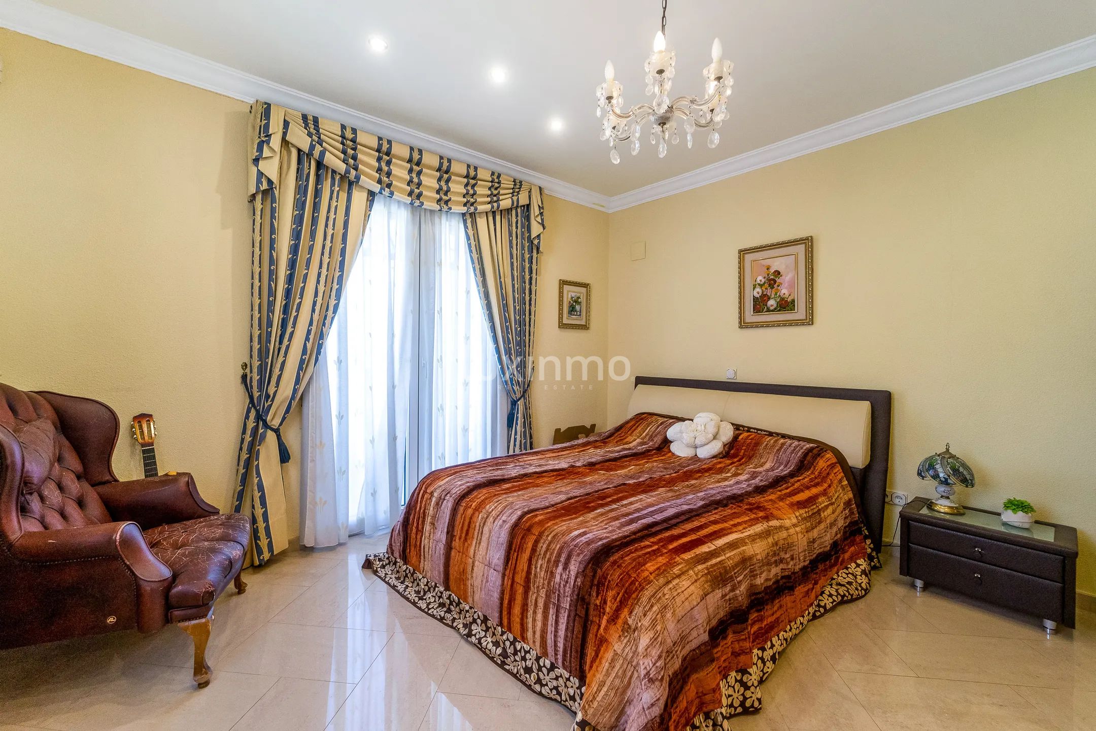 House with lots of privacy in colonial style in Campello — photo 15