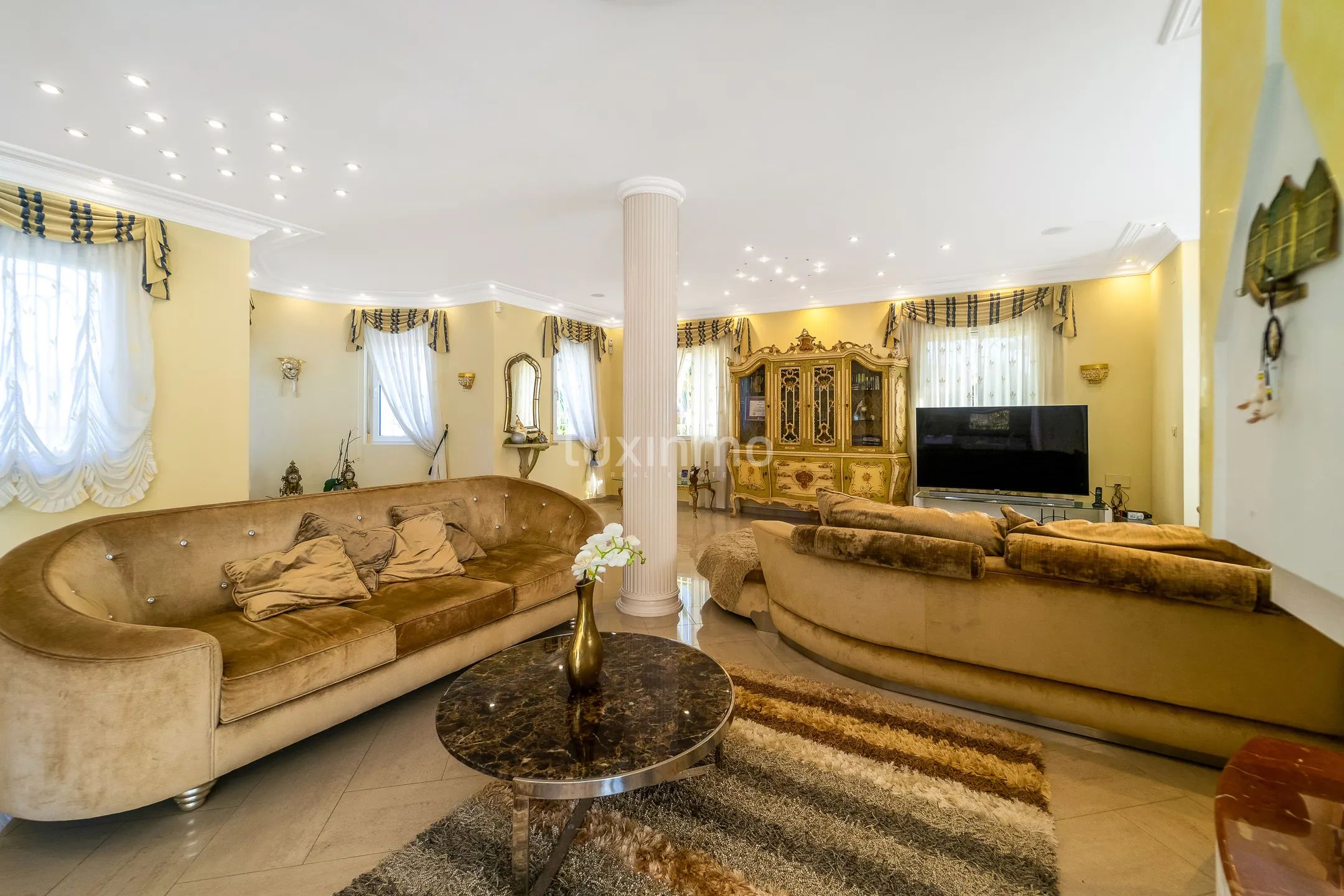 House with lots of privacy in colonial style in Campello — photo 10