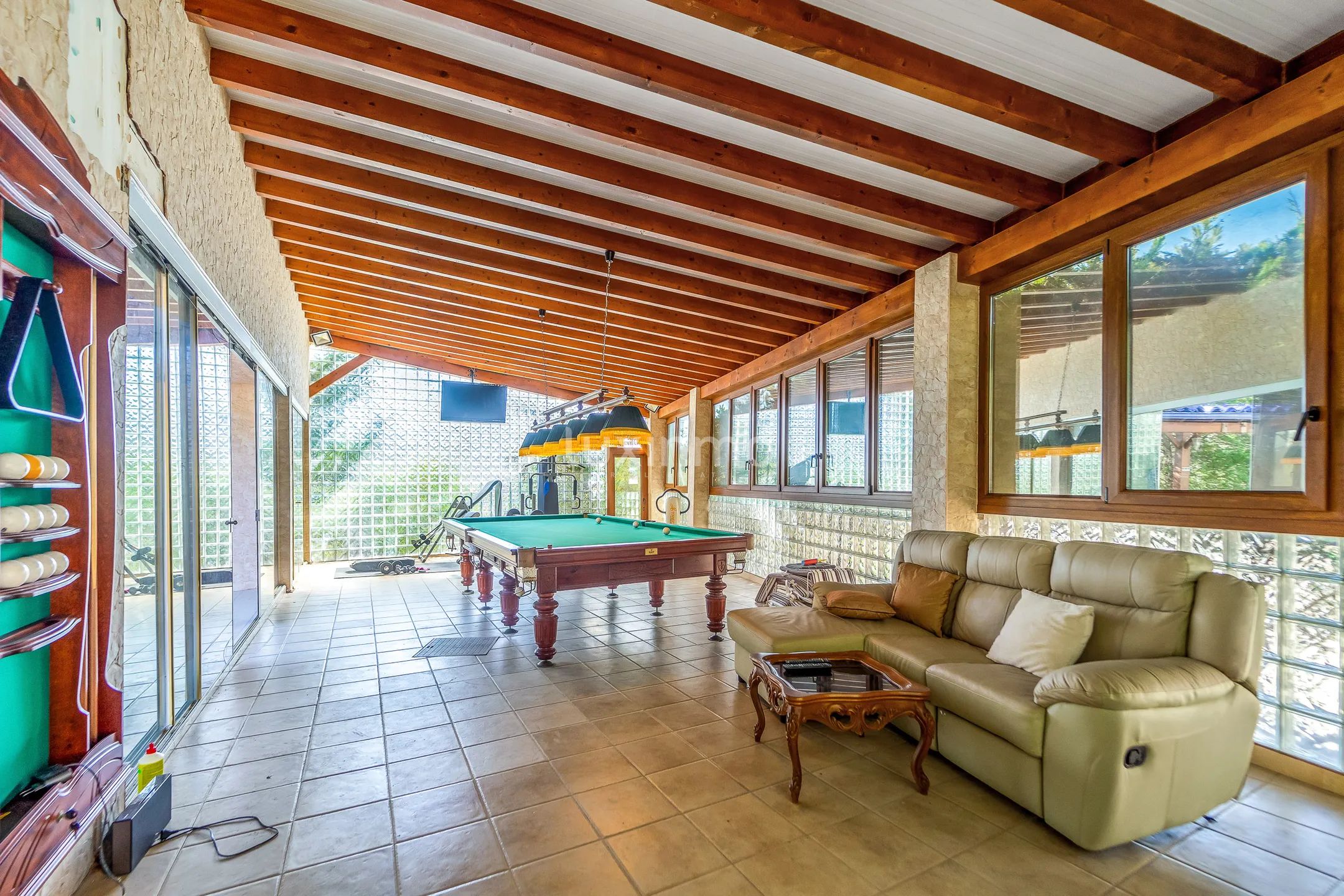 House with lots of privacy in colonial style in Campello — photo 34
