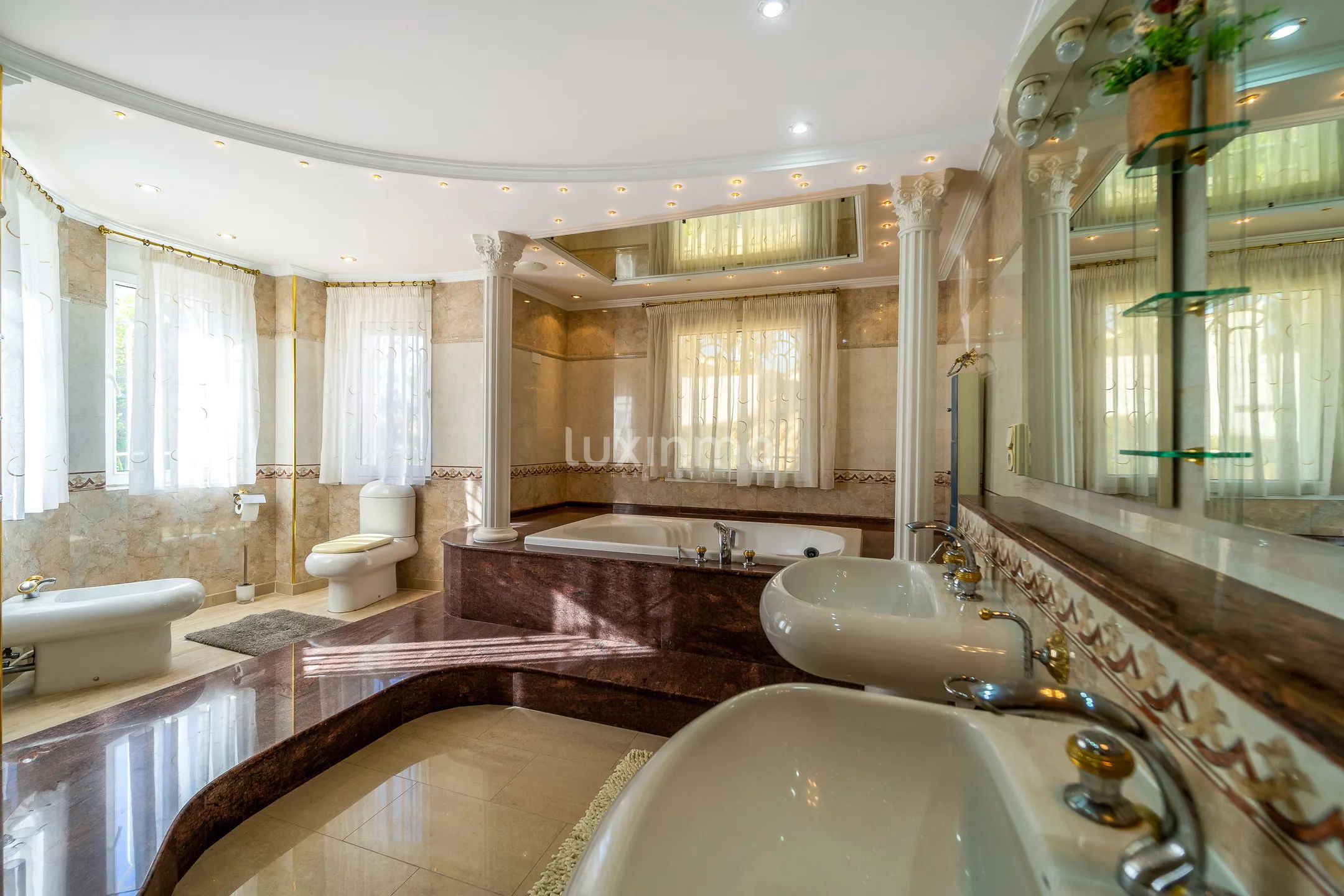 Maison de style colonial avec beaucoup d'intimité à Campello — photo 22