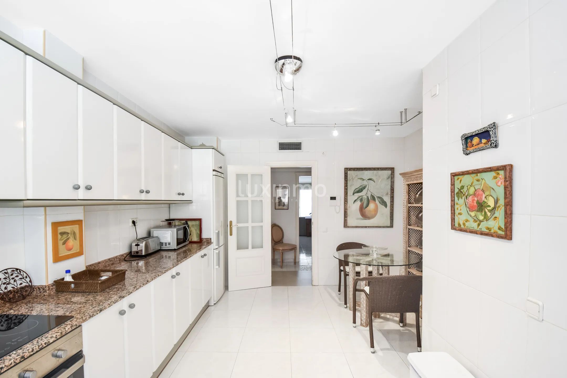 Stunning 4-Bedroom Mediterranean Flat with Sea Views in Marina Botafoc, Ibiza — photo 15
