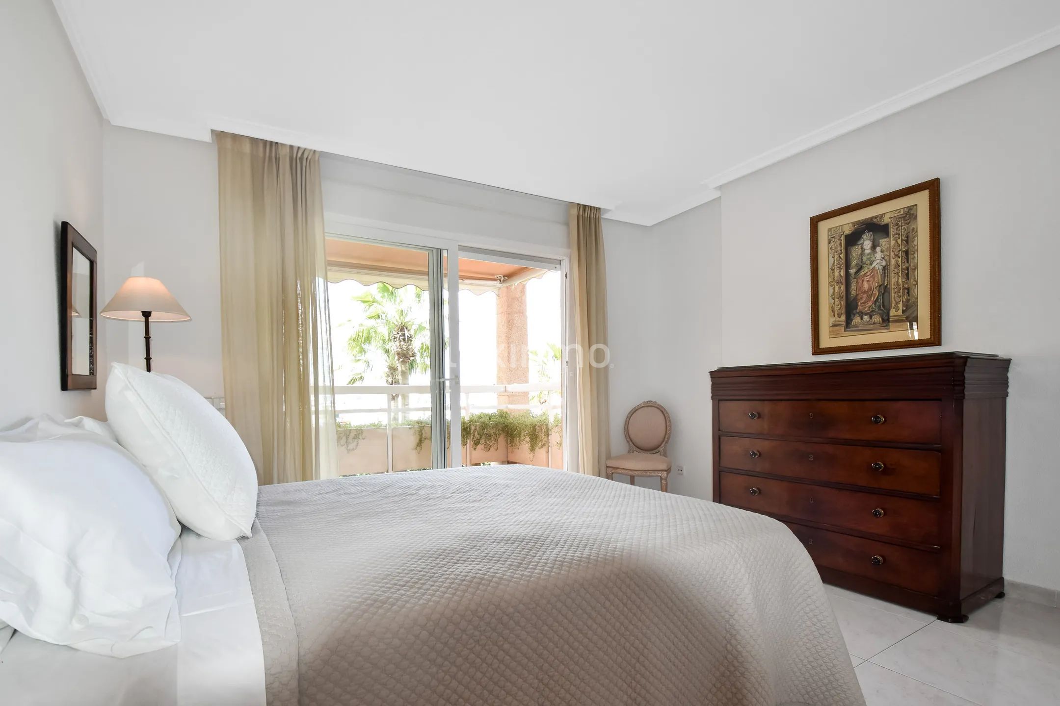 Superbe appartement méditerranéen de 4 chambres avec vue sur la mer à Marina Botafoc, Ibiza — photo 18