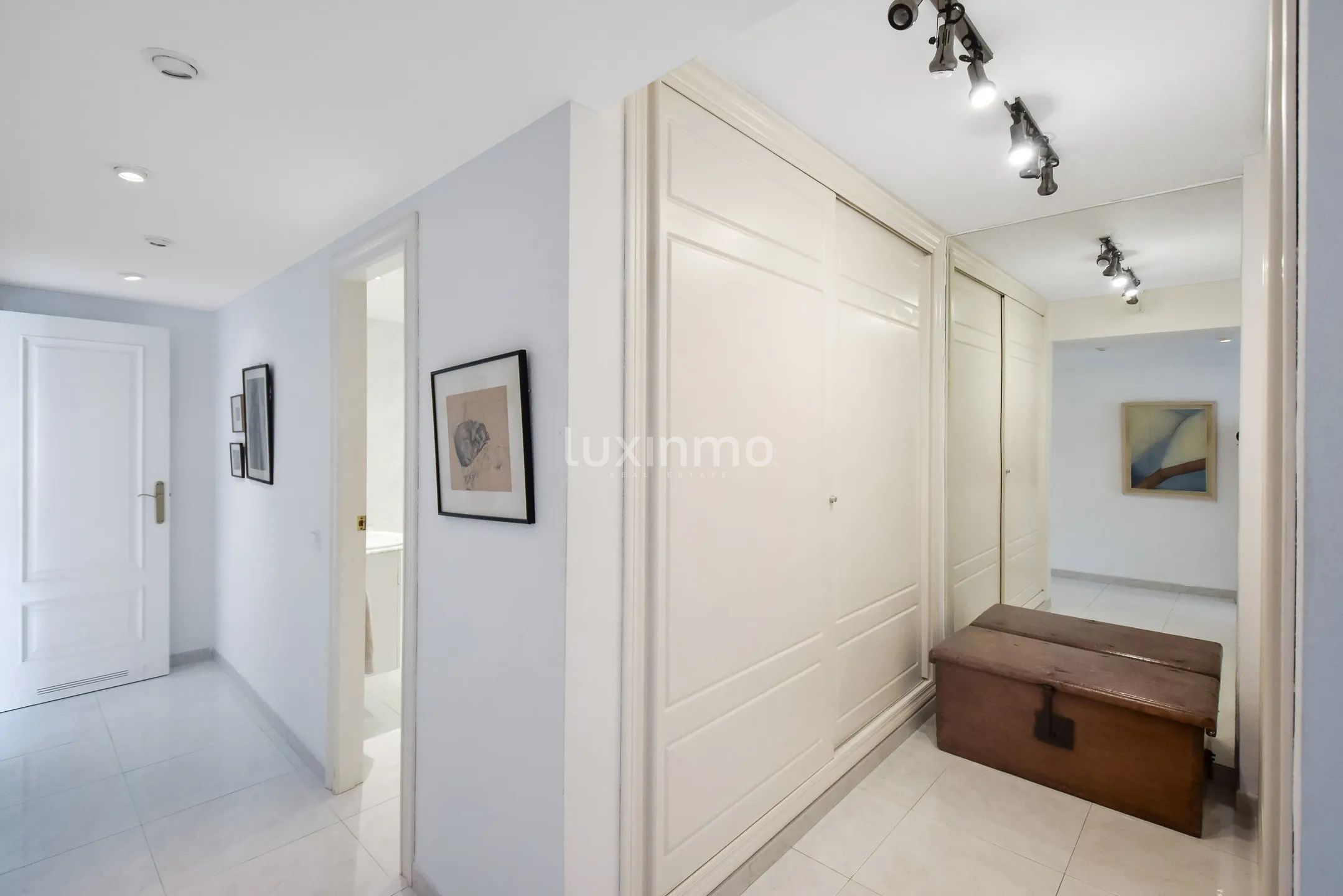 Superbe appartement méditerranéen de 4 chambres avec vue sur la mer à Marina Botafoc, Ibiza — photo 26